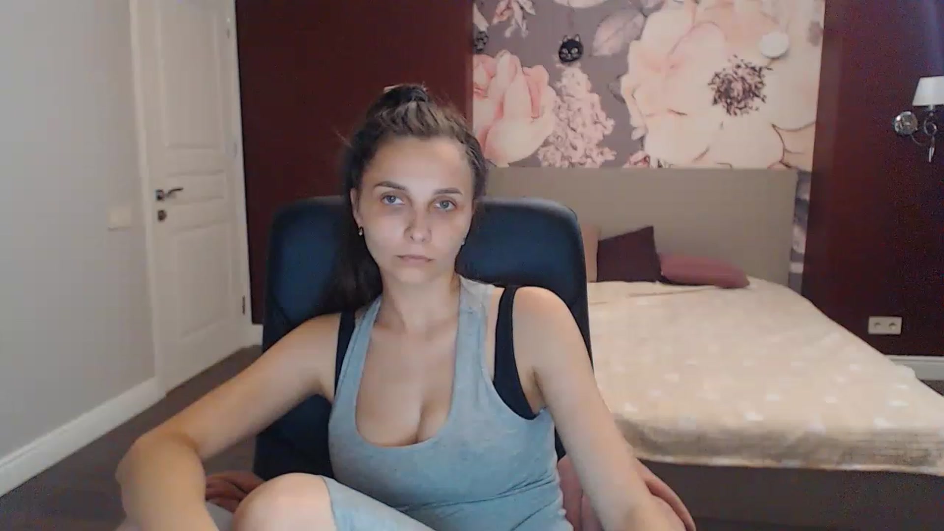 Gallery image thumbnail from Karina_Mils's myfreecams stream on, 07/14/2023, 15:19 image 18 of 20