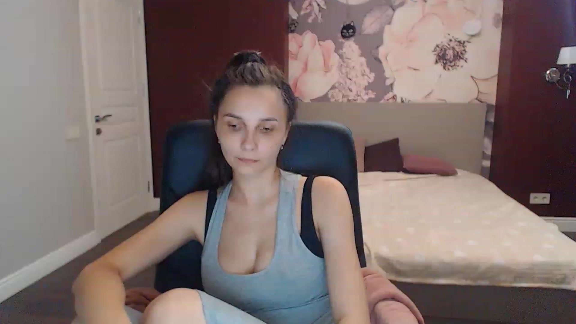 Gallery image thumbnail from Karina_Mils's myfreecams stream on, 07/14/2023, 15:19 image 17 of 20