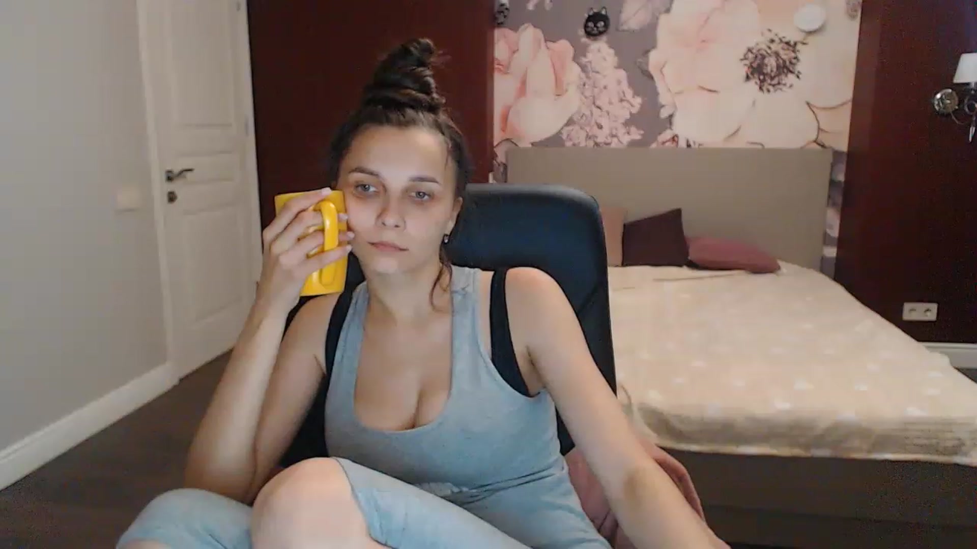 Gallery image thumbnail from Karina_Mils's myfreecams stream on, 07/14/2023, 16:14 image 13 of 20