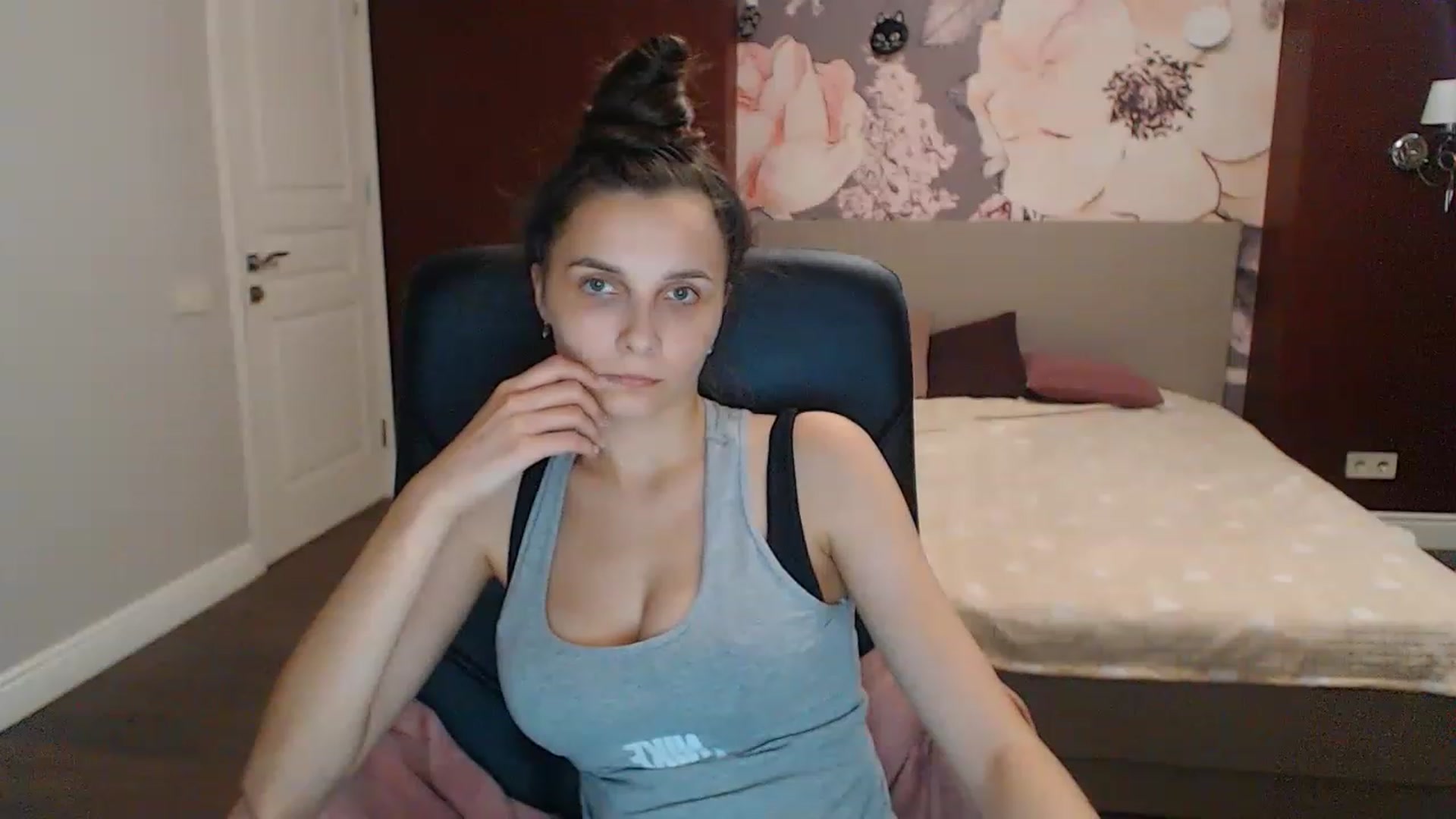 Gallery image thumbnail from Karina_Mils's myfreecams stream on, 07/14/2023, 16:14 image 18 of 20