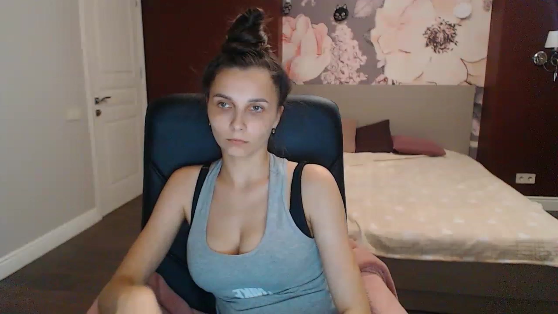 Gallery image thumbnail from Karina_Mils's myfreecams stream on, 07/14/2023, 16:14 image 19 of 20