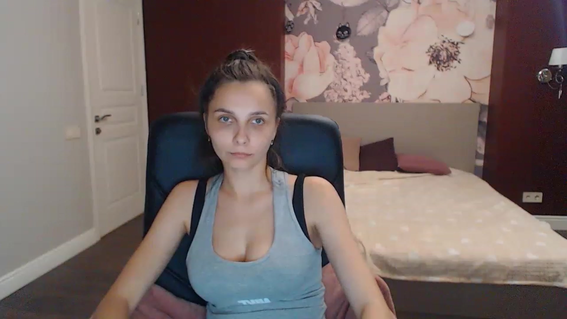 Gallery image thumbnail from Karina_Mils's myfreecams stream on, 07/14/2023, 16:14 image 7 of 20