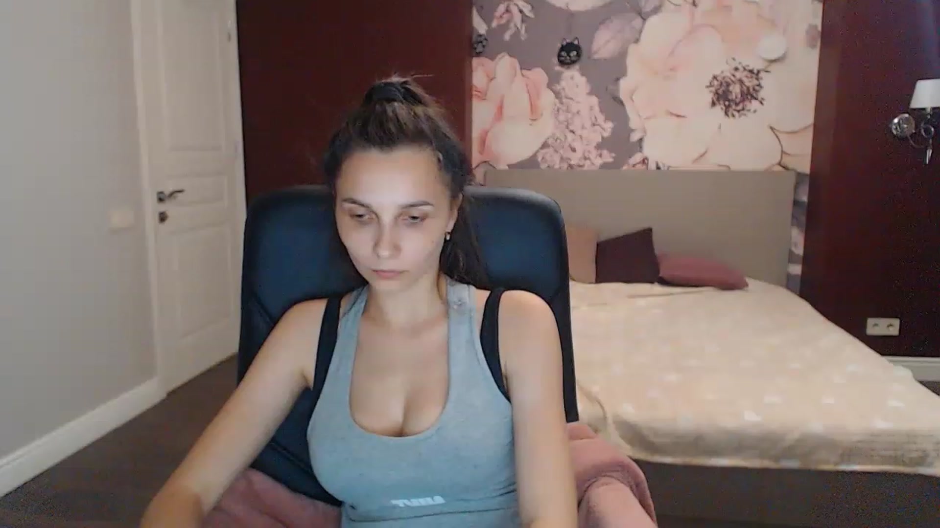 Gallery image thumbnail from Karina_Mils's myfreecams stream on, 07/14/2023, 16:14 image 6 of 20