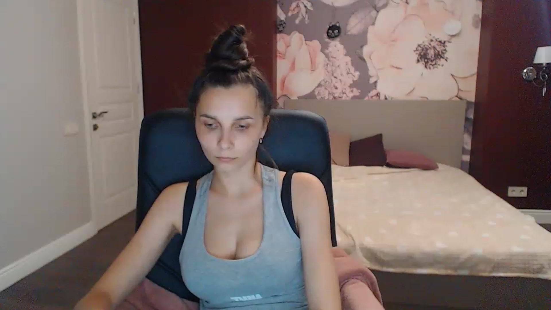 Gallery image thumbnail from Karina_Mils's myfreecams stream on, 07/14/2023, 16:14 image 8 of 20