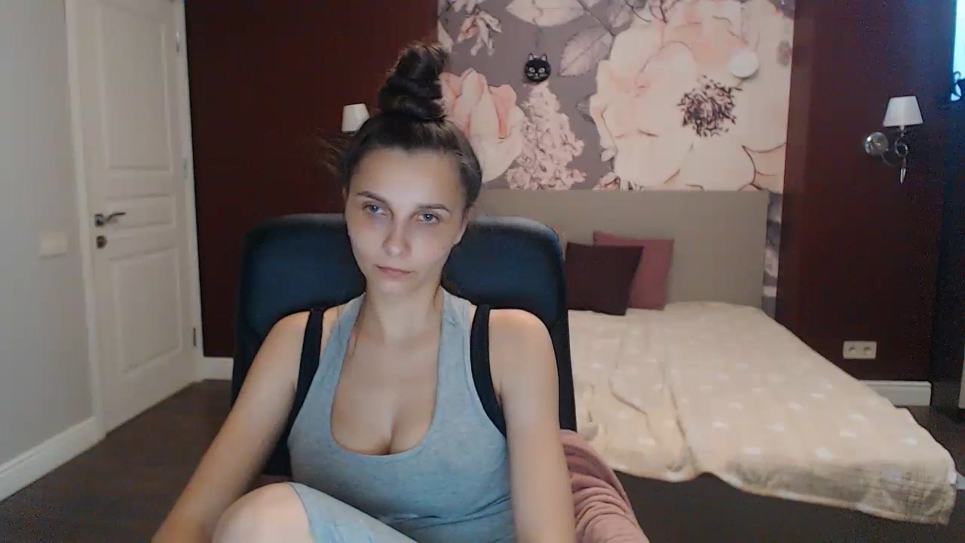 Gallery image thumbnail from Karina_Mils's myfreecams stream on, 07/15/2023, 14:35 image 16 of 20
