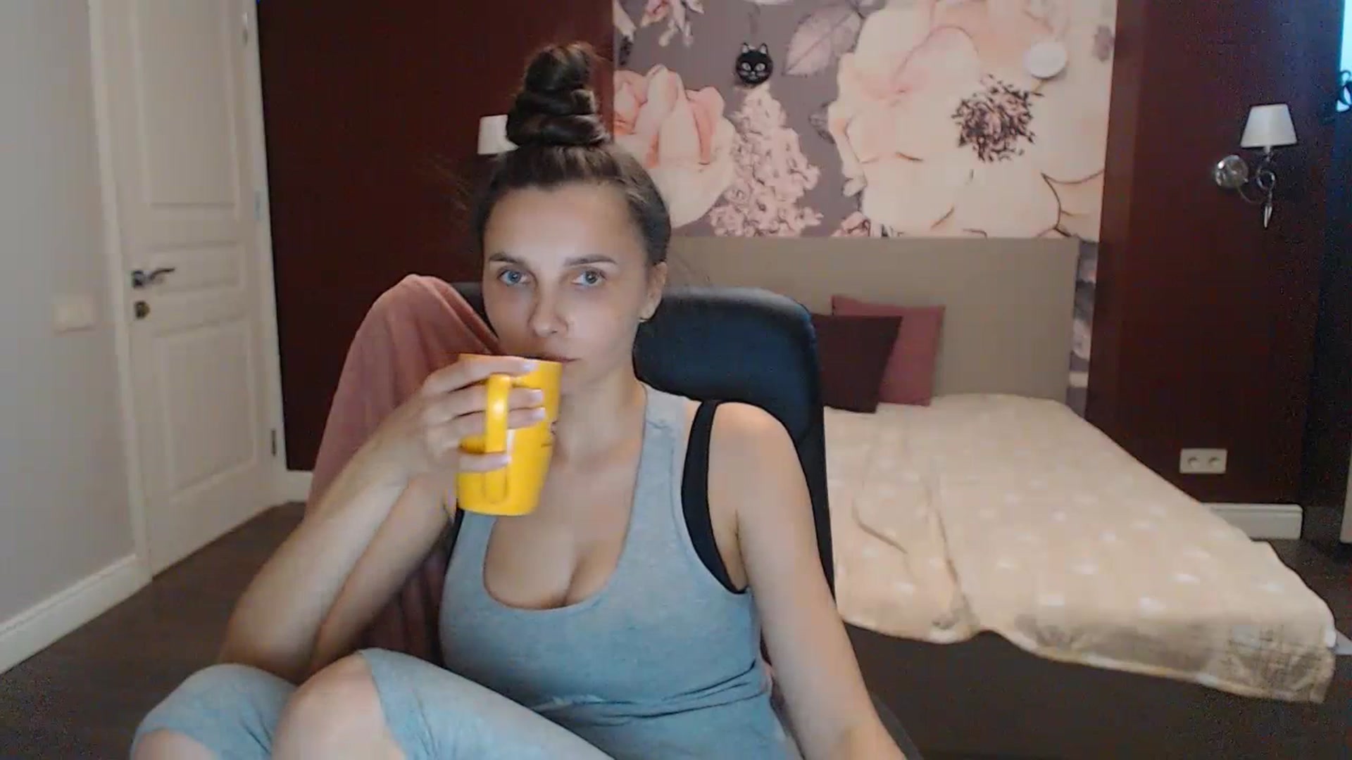 Gallery image thumbnail from Karina_Mils's myfreecams stream on, 07/15/2023, 14:35 image 6 of 20