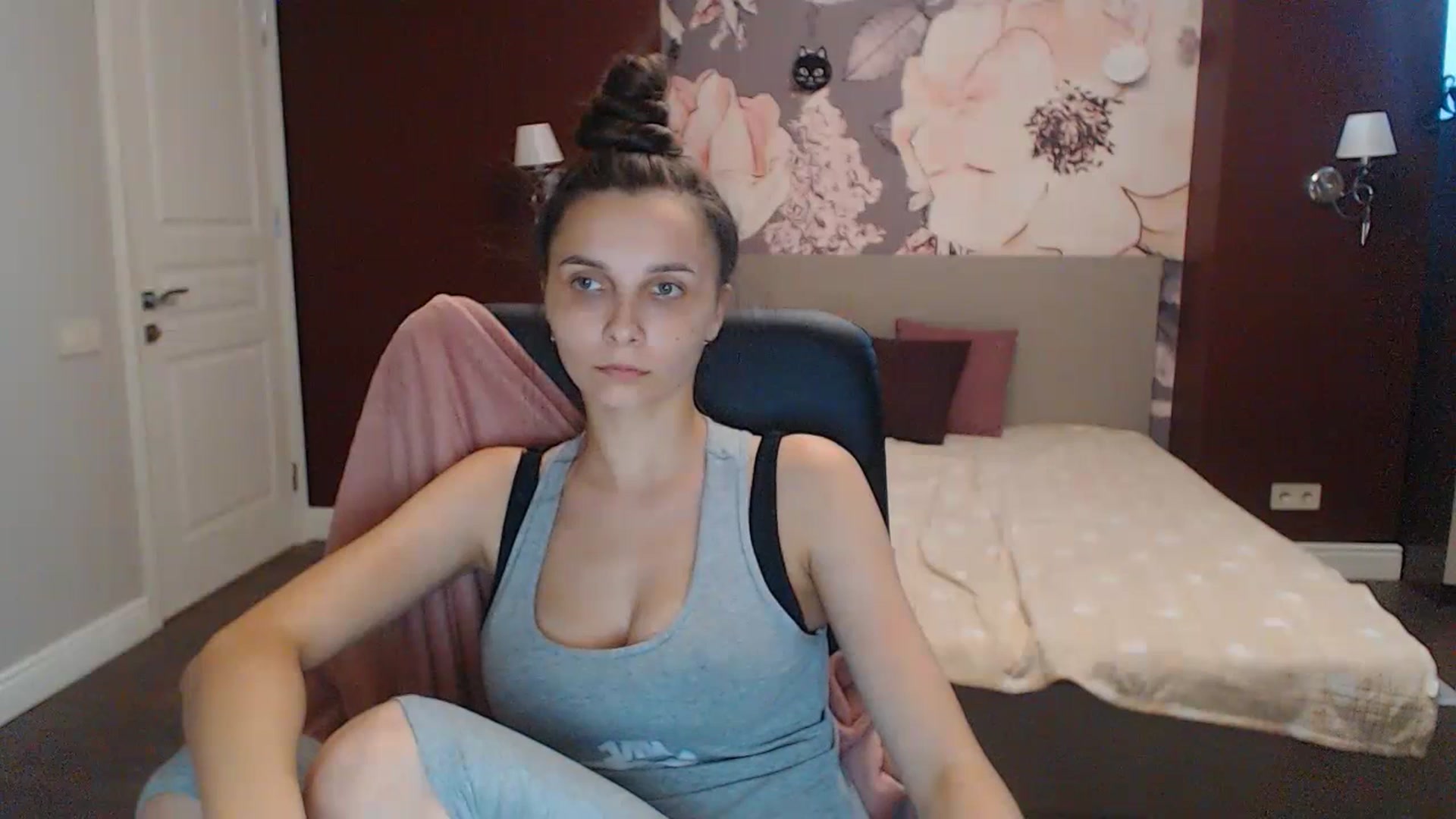 Gallery image thumbnail from Karina_Mils's myfreecams stream on, 07/15/2023, 14:35 image 2 of 20