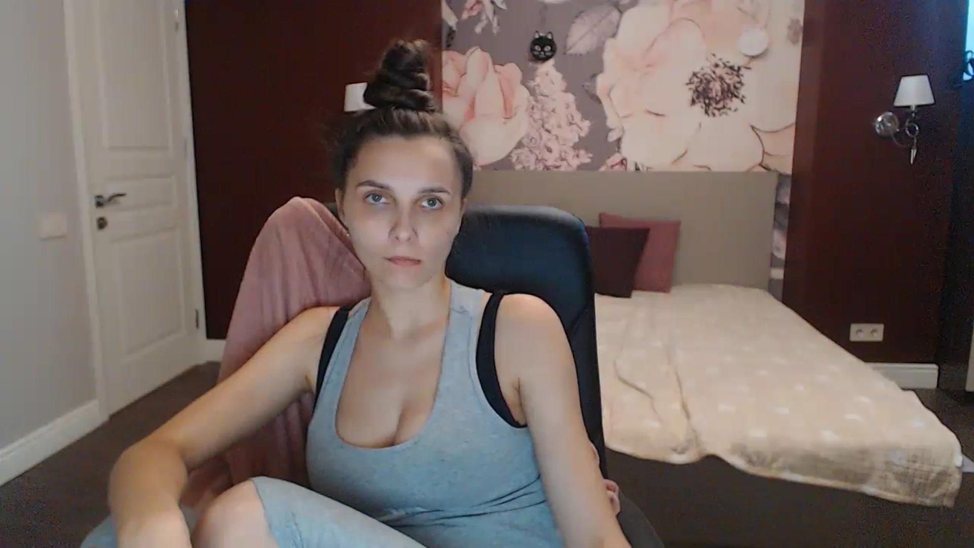 Gallery image thumbnail from Karina_Mils's myfreecams stream on, 07/15/2023, 14:35 image 11 of 20