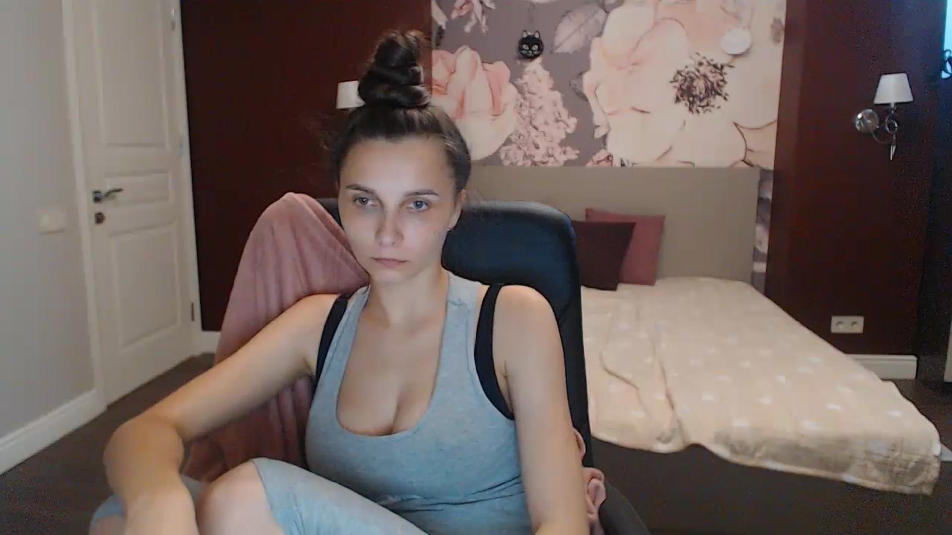 Gallery image thumbnail from Karina_Mils's myfreecams stream on, 07/15/2023, 14:35 image 8 of 20