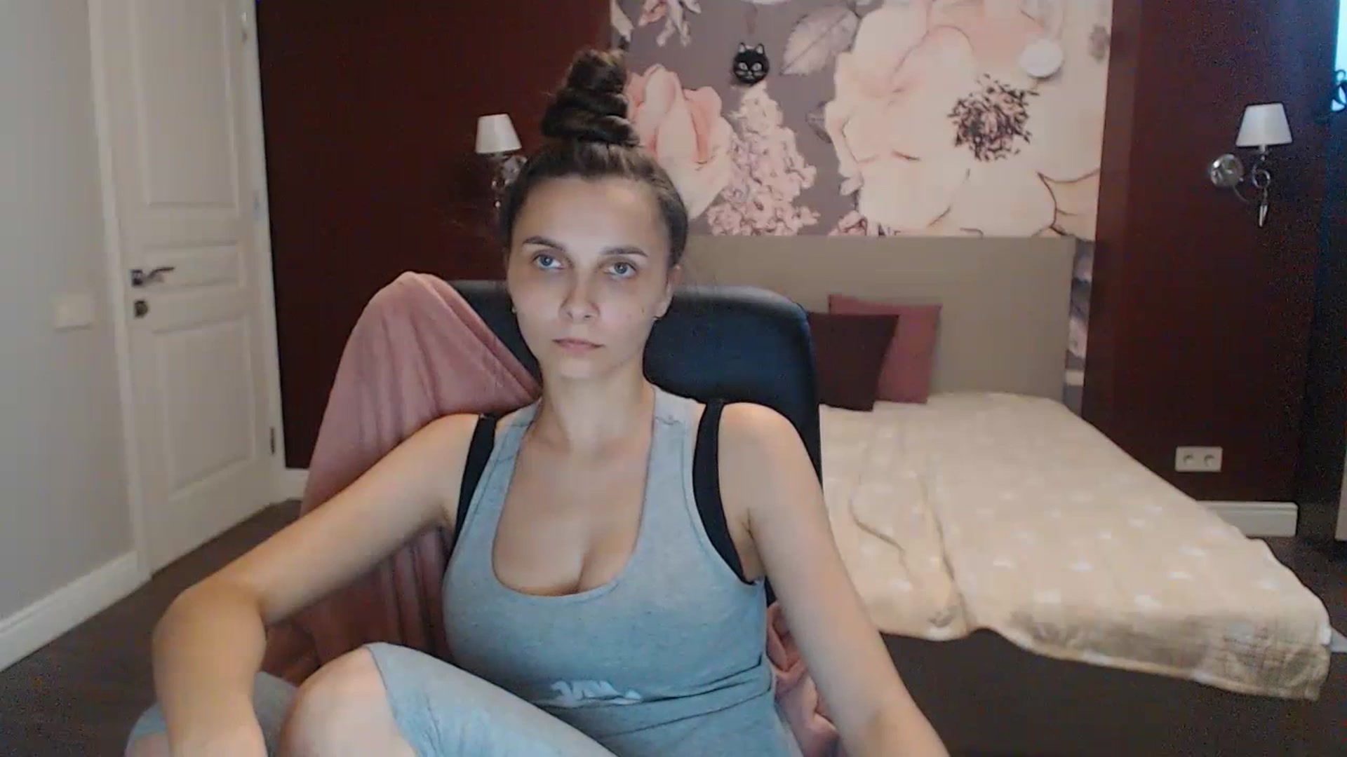 Gallery image thumbnail from Karina_Mils's myfreecams stream on, 07/15/2023, 14:35 image 3 of 20