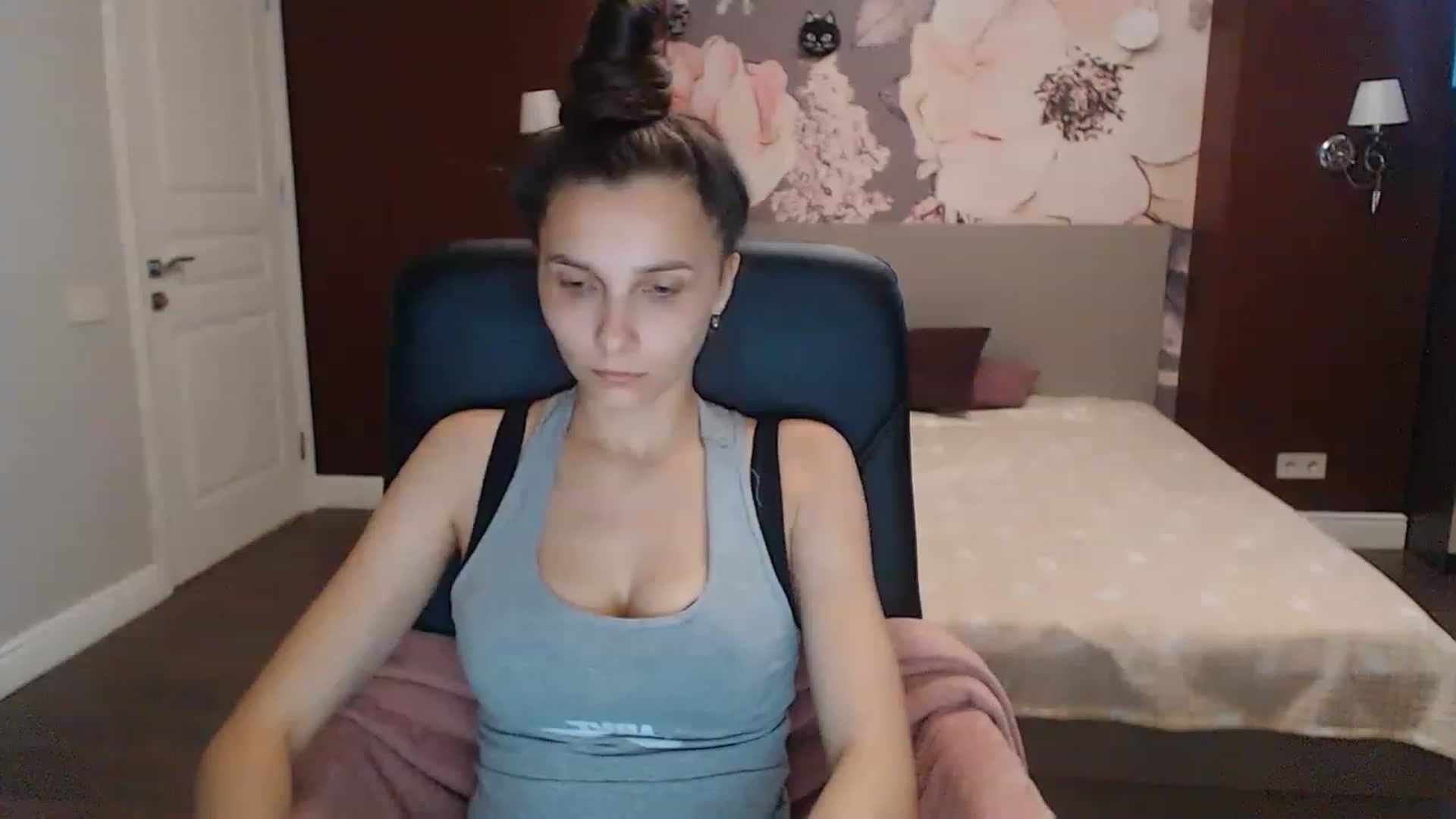 Gallery image thumbnail from Karina_Mils's myfreecams stream on, 07/16/2023, 05:51 image 18 of 20