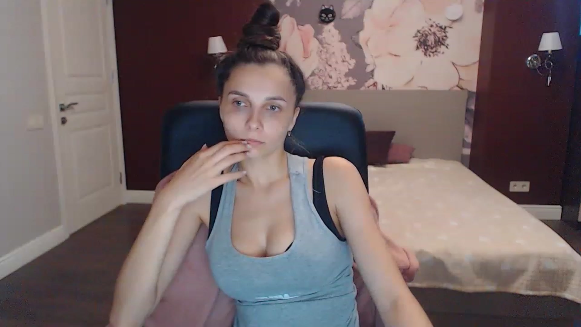Gallery image thumbnail from Karina_Mils's myfreecams stream on, 07/16/2023, 05:51 image 17 of 20
