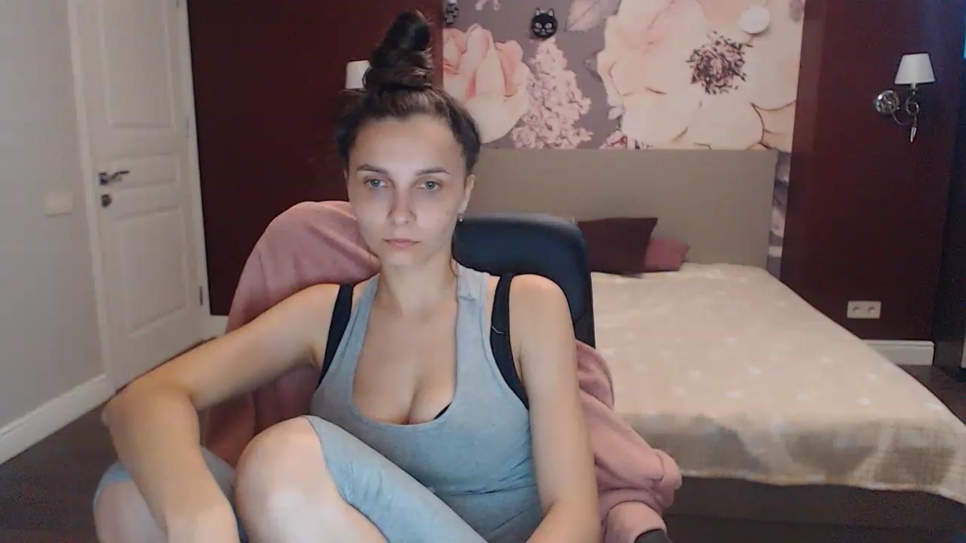 Gallery image thumbnail from Karina_Mils's myfreecams stream on, 07/16/2023, 05:51 image 6 of 20