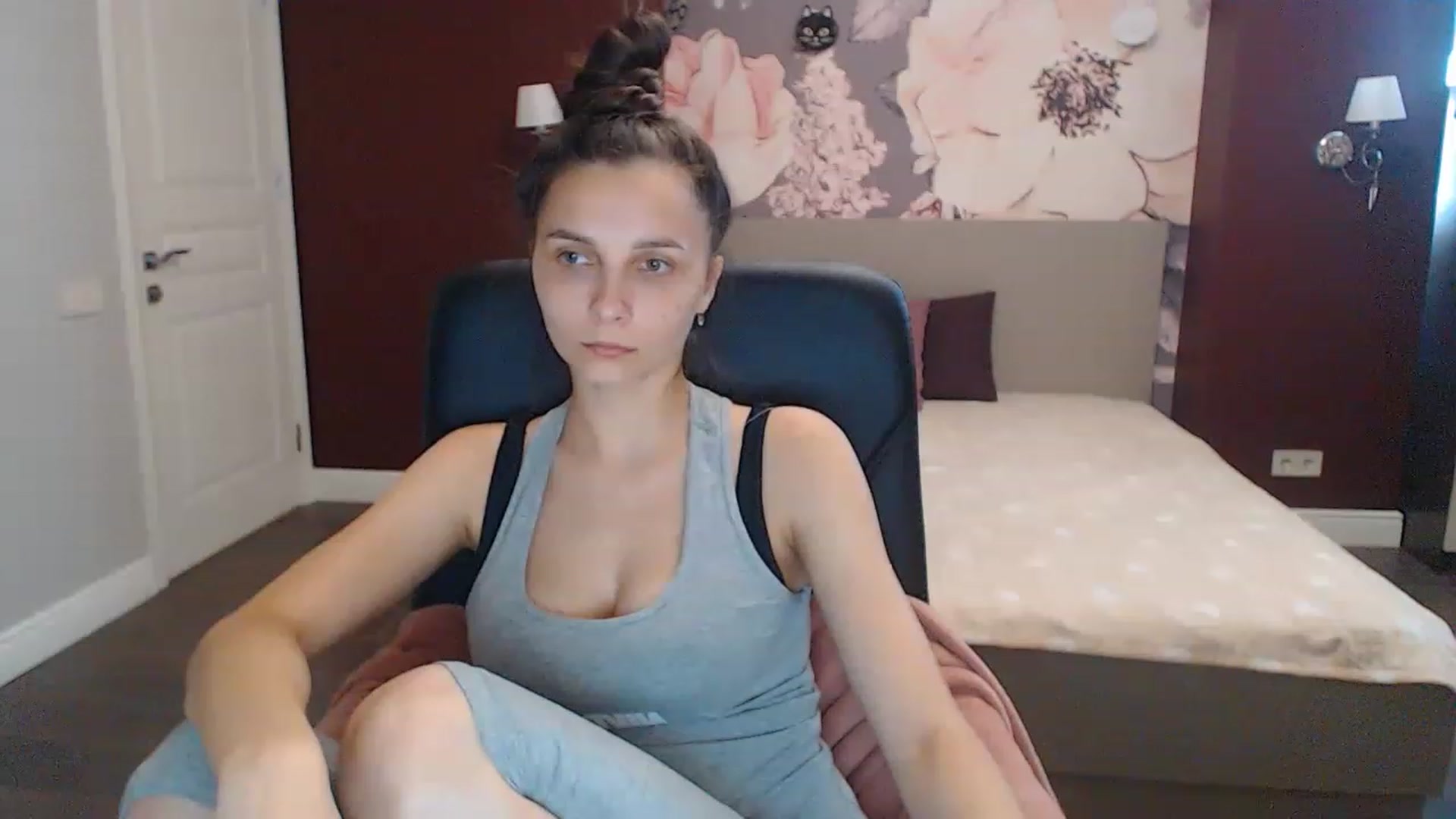 Gallery image thumbnail from Karina_Mils's myfreecams stream on, 07/16/2023, 12:52 image 10 of 20