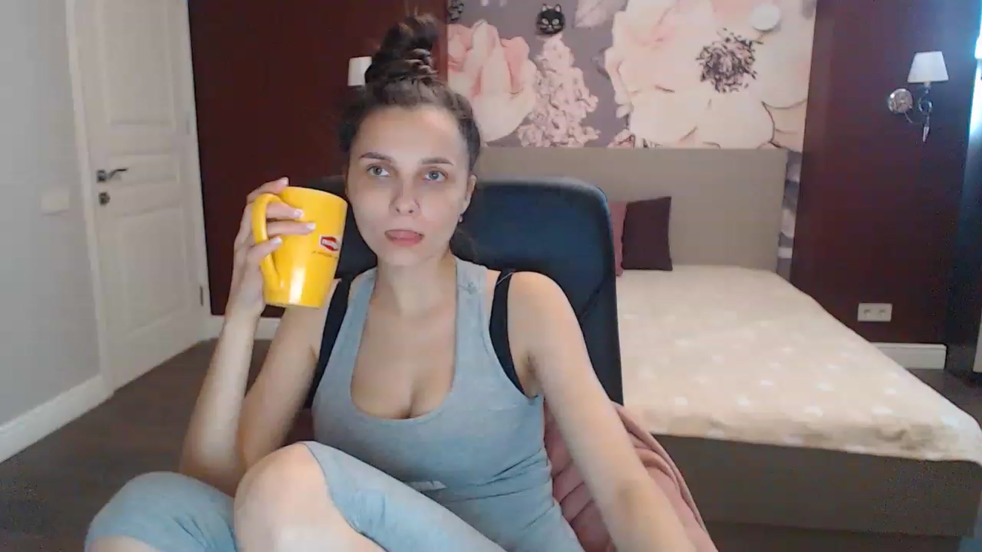 Gallery image thumbnail from Karina_Mils's myfreecams stream on, 07/16/2023, 12:52 image 8 of 20