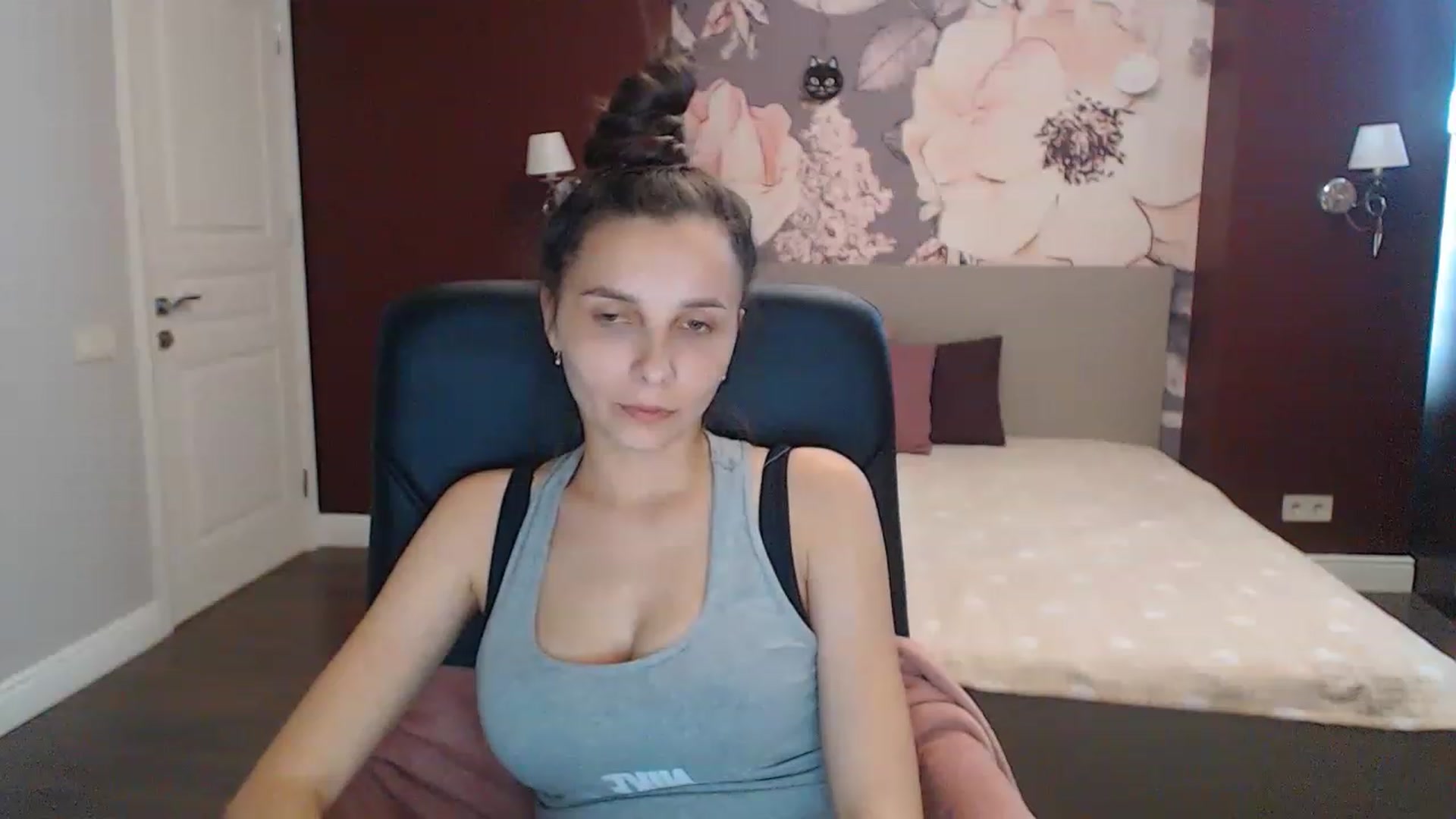 Gallery image thumbnail from Karina_Mils's myfreecams stream on, 07/16/2023, 12:52 image 16 of 20