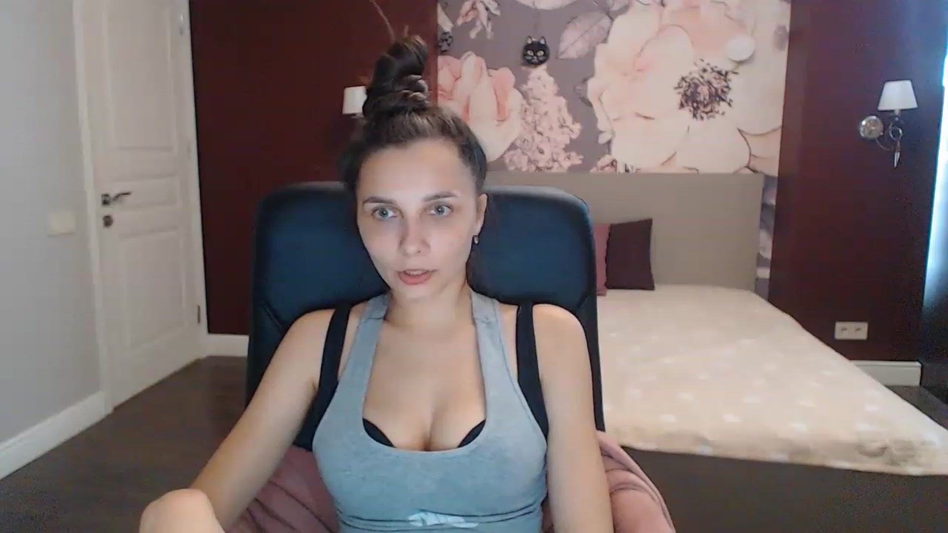 Gallery image thumbnail from Karina_Mils's myfreecams stream on, 07/16/2023, 12:52 image 19 of 20