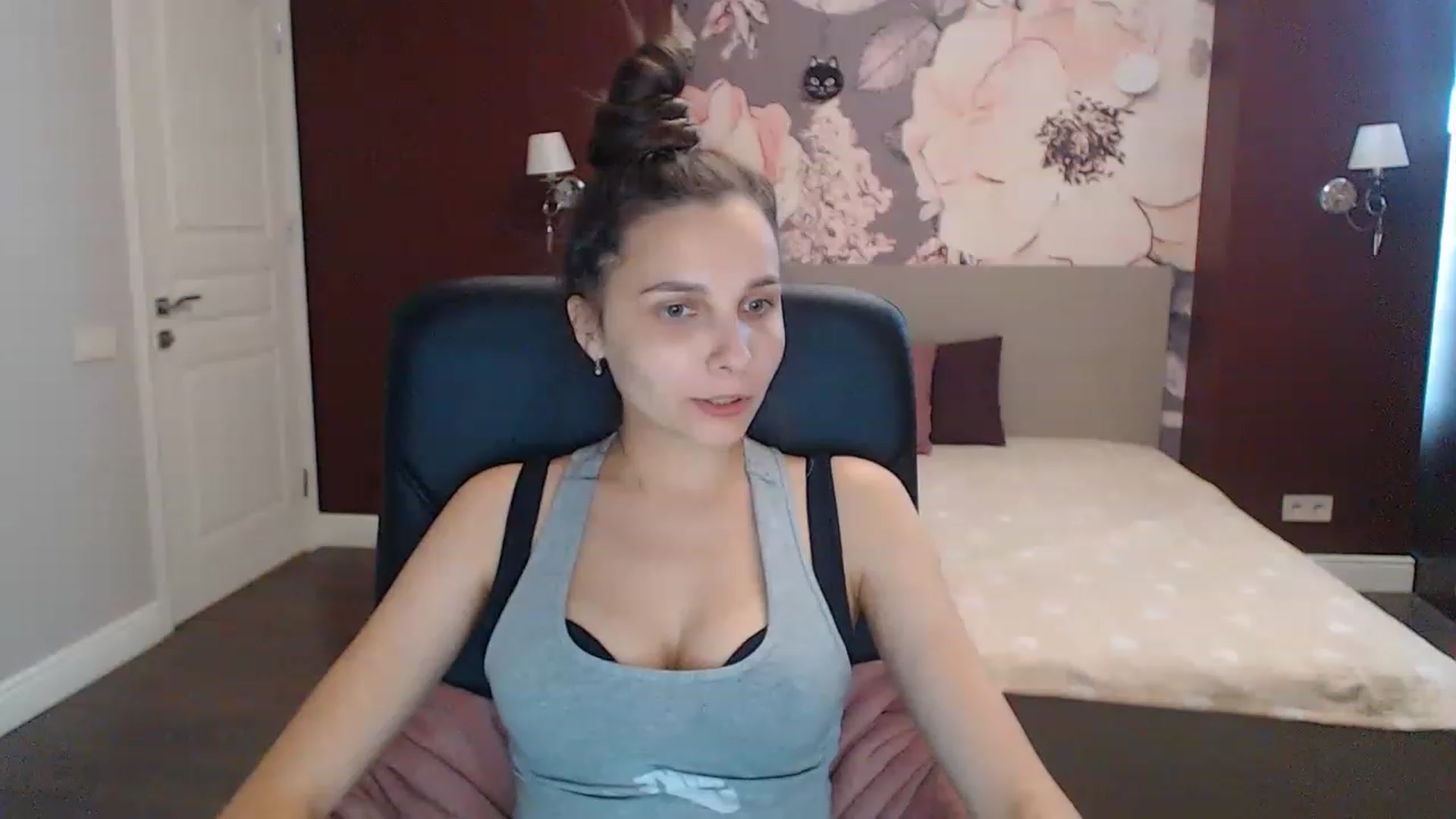 Gallery image thumbnail from Karina_Mils's myfreecams stream on, 07/16/2023, 12:52 image 18 of 20