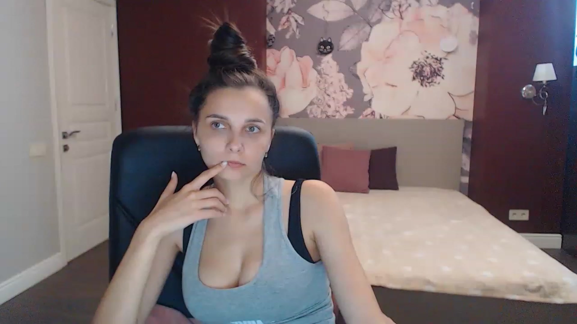 Gallery image thumbnail from Karina_Mils's myfreecams stream on, 07/16/2023, 13:49 image 3 of 20