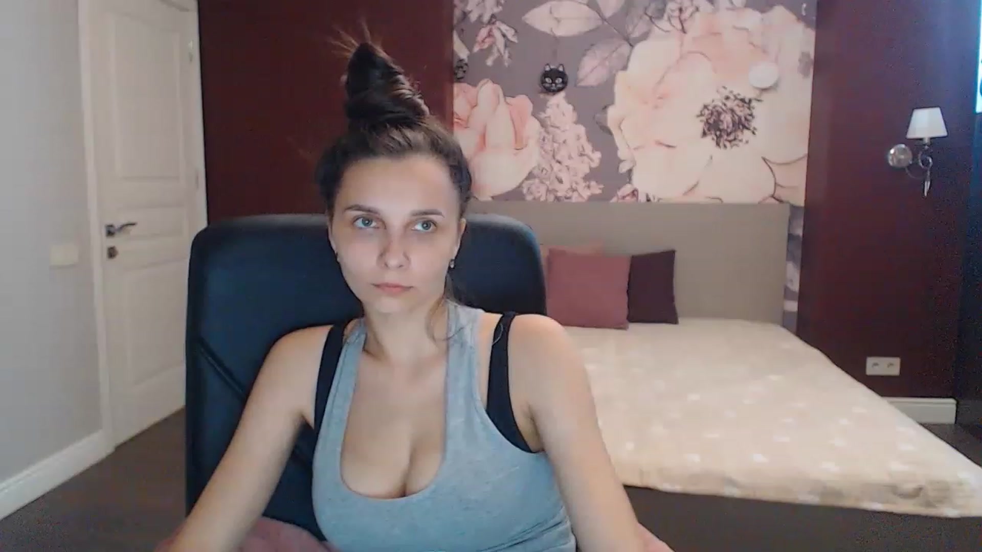 Gallery image thumbnail from Karina_Mils's myfreecams stream on, 07/16/2023, 13:49 image 6 of 20