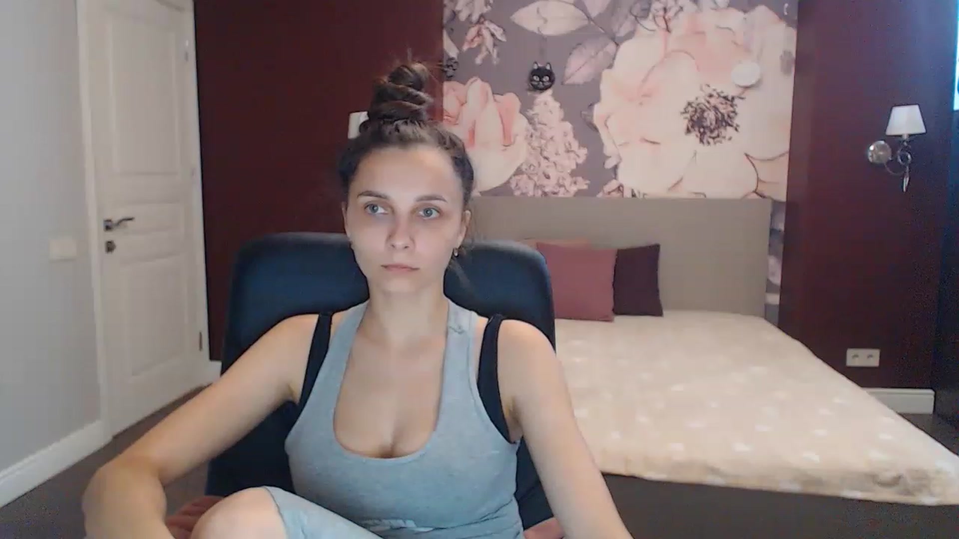 Gallery image thumbnail from Karina_Mils's myfreecams stream on, 07/16/2023, 13:49 image 17 of 20