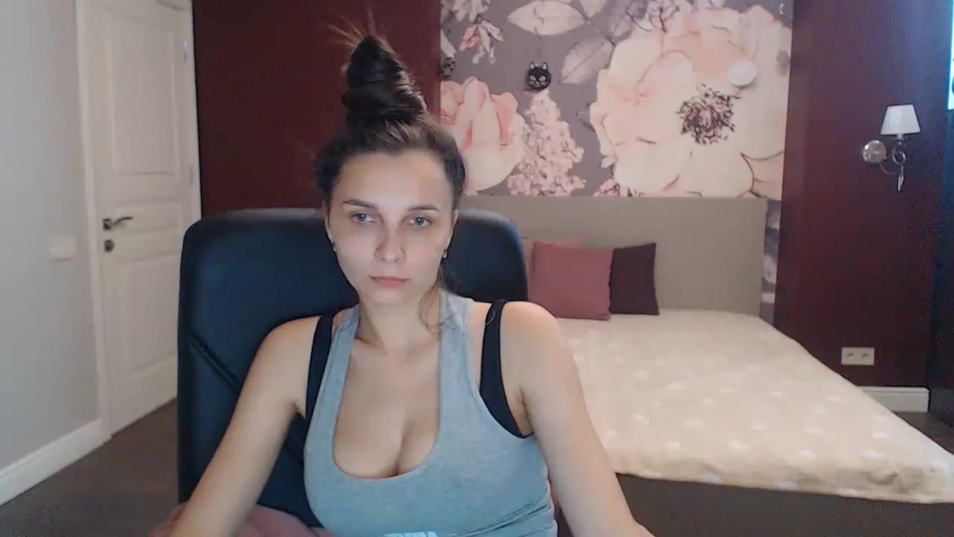 Gallery image thumbnail from Karina_Mils's myfreecams stream on, 07/16/2023, 13:49 image 4 of 20