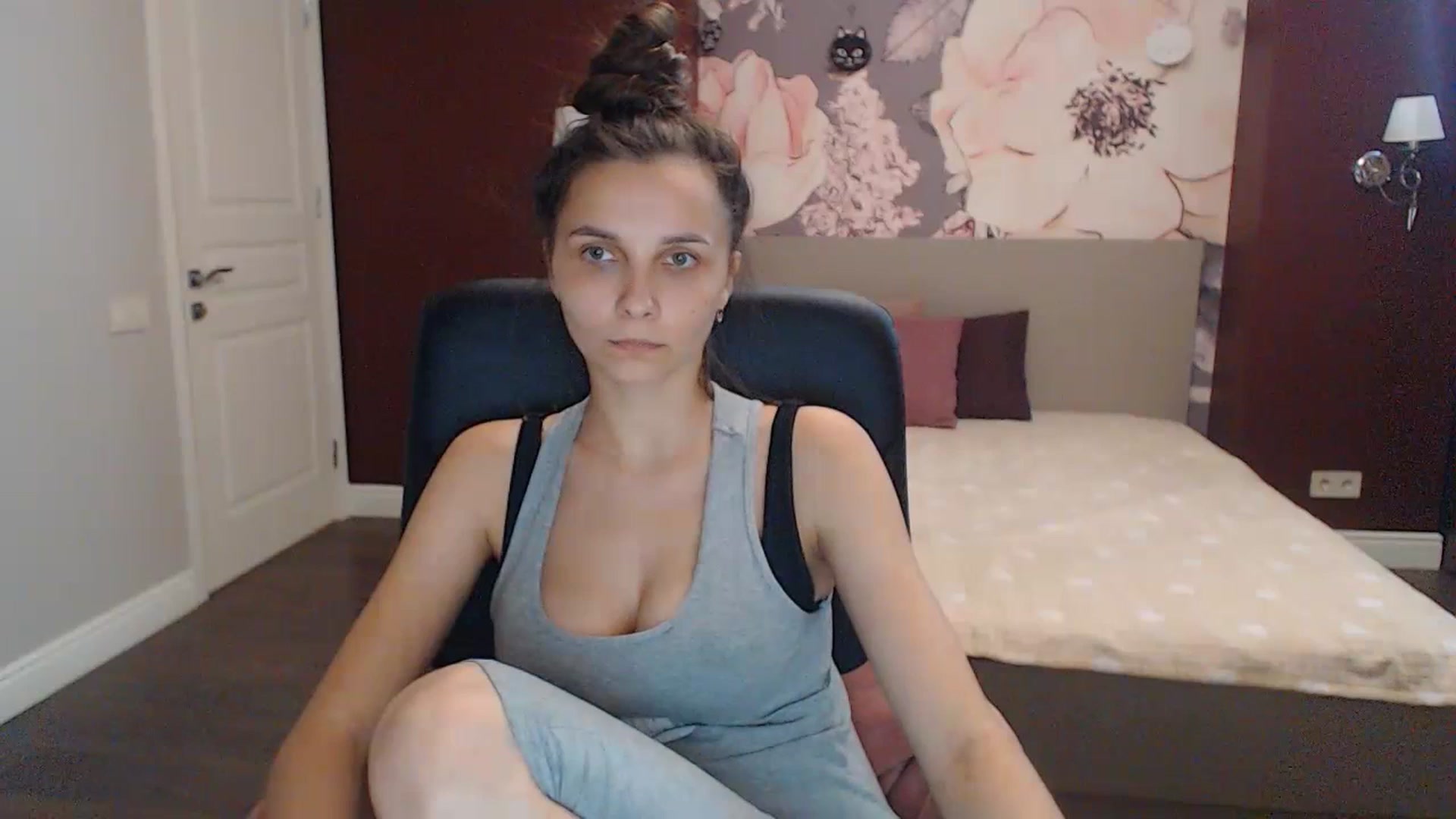 Gallery image thumbnail from Karina_Mils's myfreecams stream on, 07/16/2023, 15:08 image 1 of 20