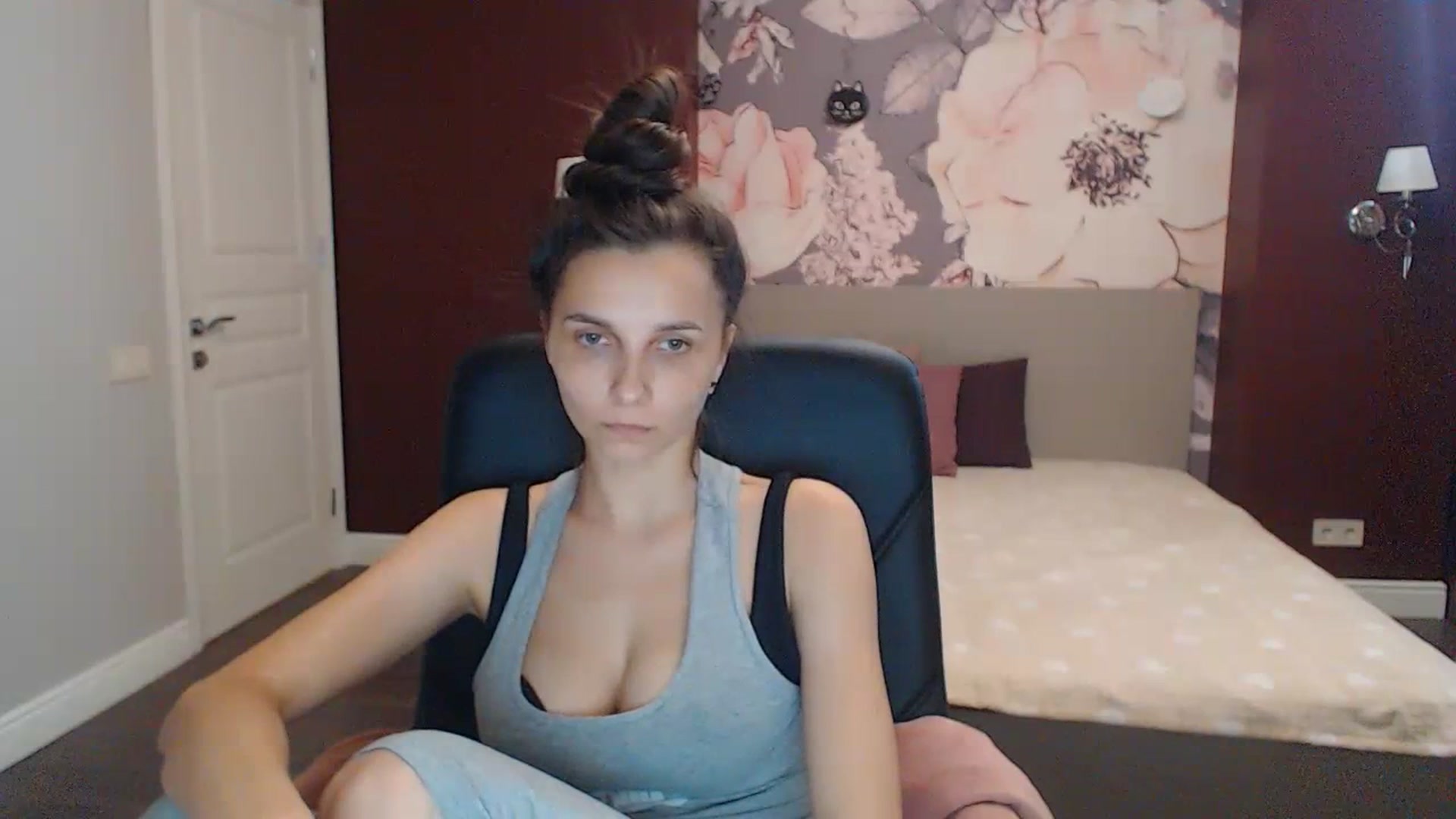 Gallery image thumbnail from Karina_Mils's myfreecams stream on, 07/16/2023, 15:08 image 13 of 20