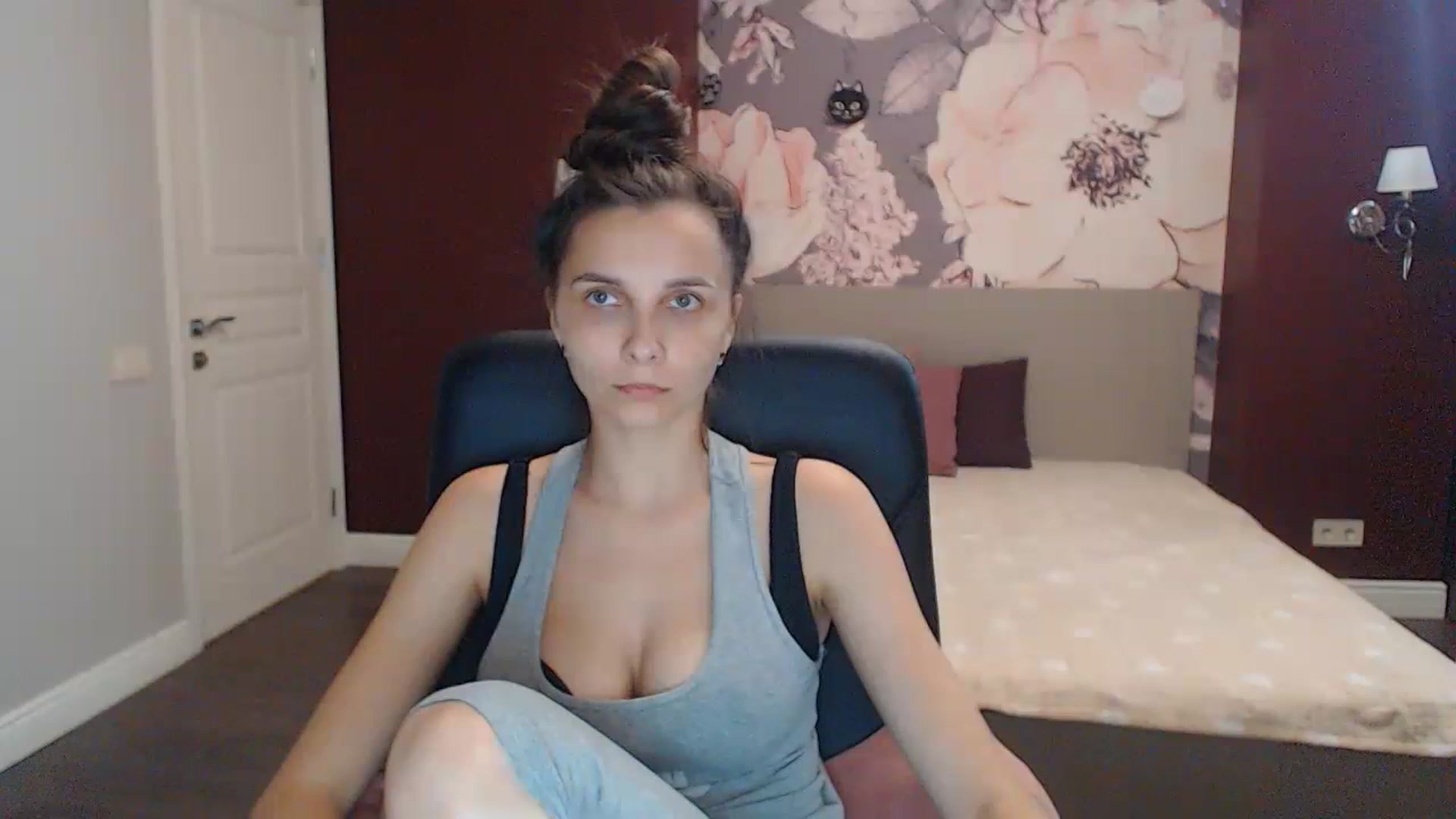 Gallery image thumbnail from Karina_Mils's myfreecams stream on, 07/16/2023, 15:08 image 10 of 20
