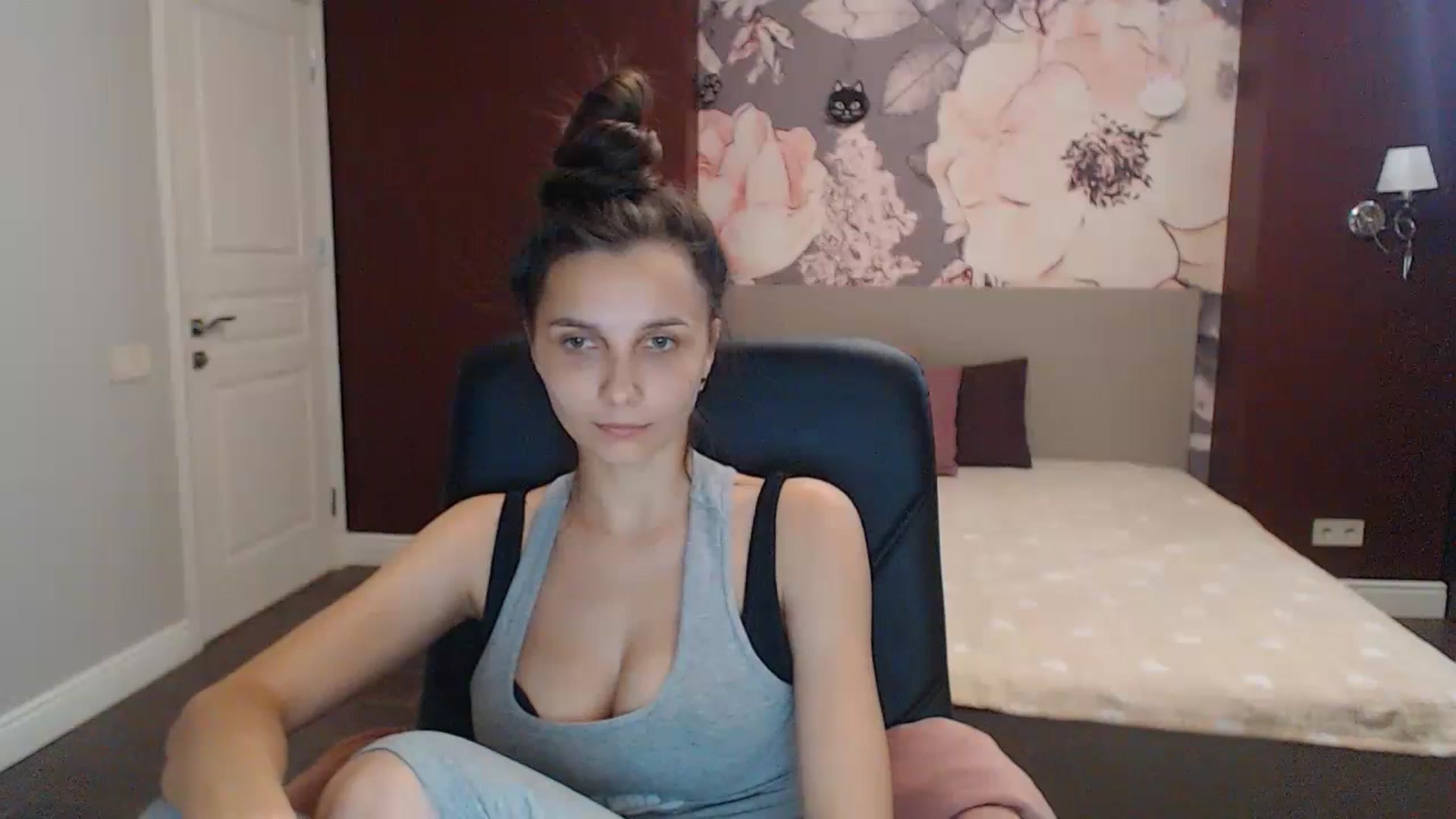 Gallery image thumbnail from Karina_Mils's myfreecams stream on, 07/16/2023, 15:08 image 18 of 20