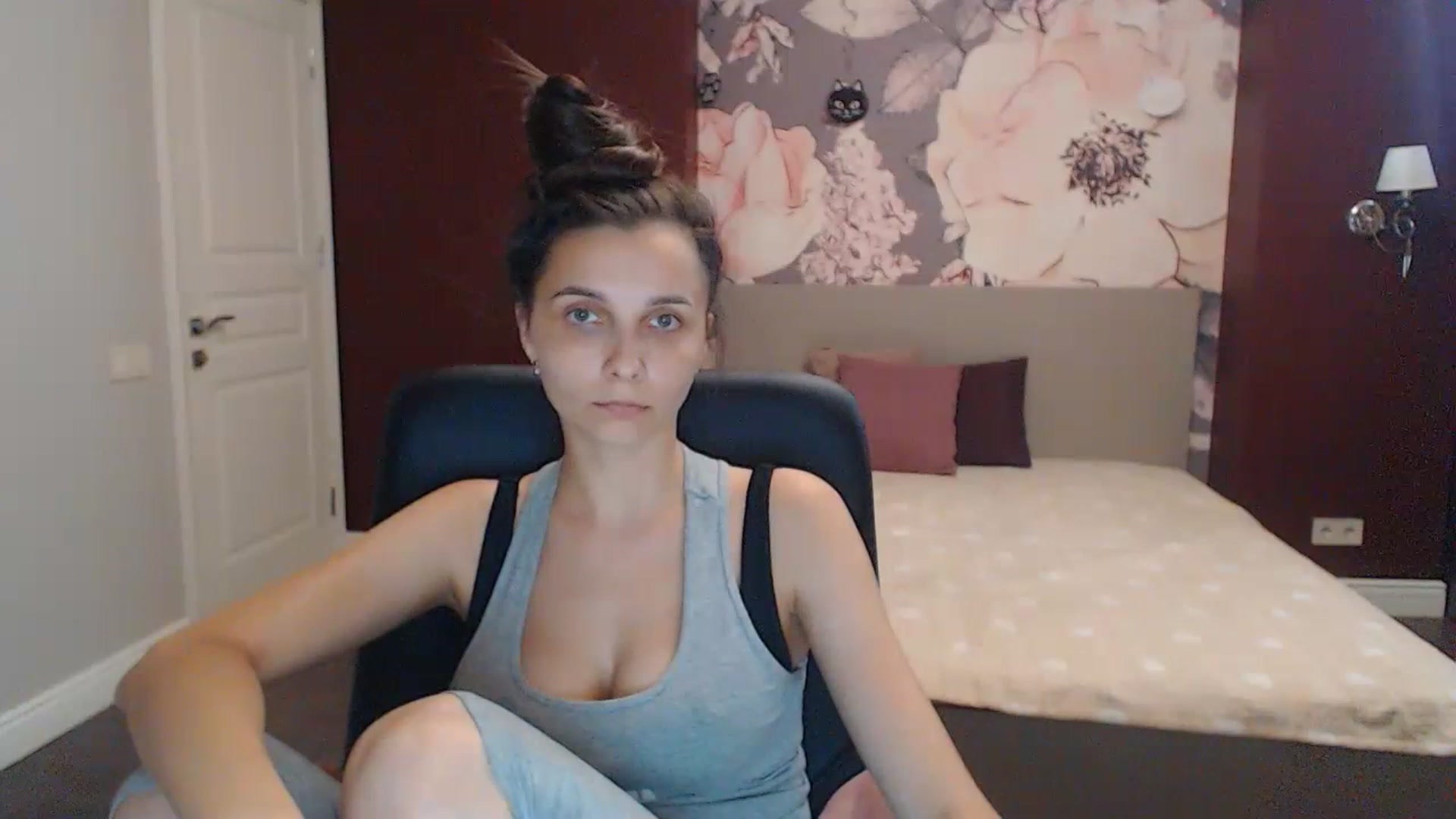 Gallery image thumbnail from Karina_Mils's myfreecams stream on, 07/16/2023, 15:29 image 15 of 20