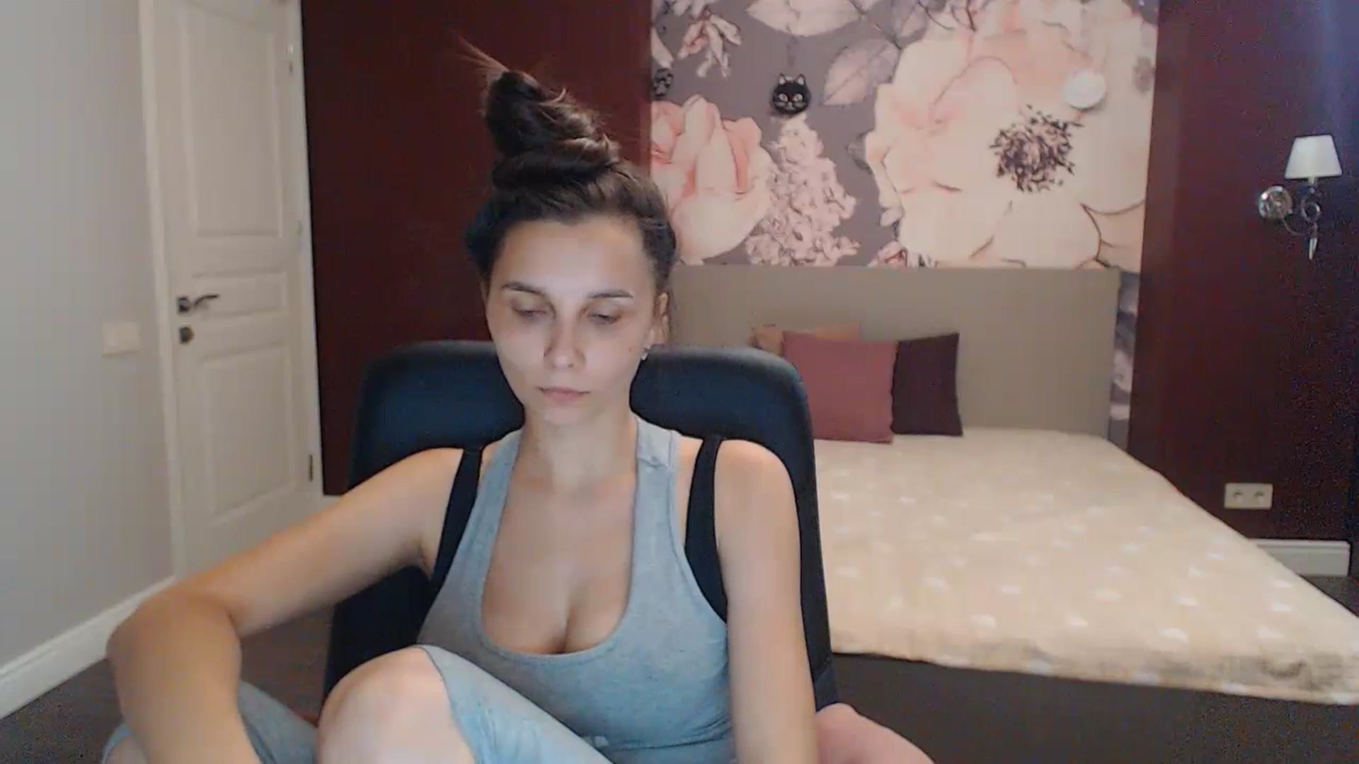 Gallery image thumbnail from Karina_Mils's myfreecams stream on, 07/16/2023, 15:29 image 17 of 20
