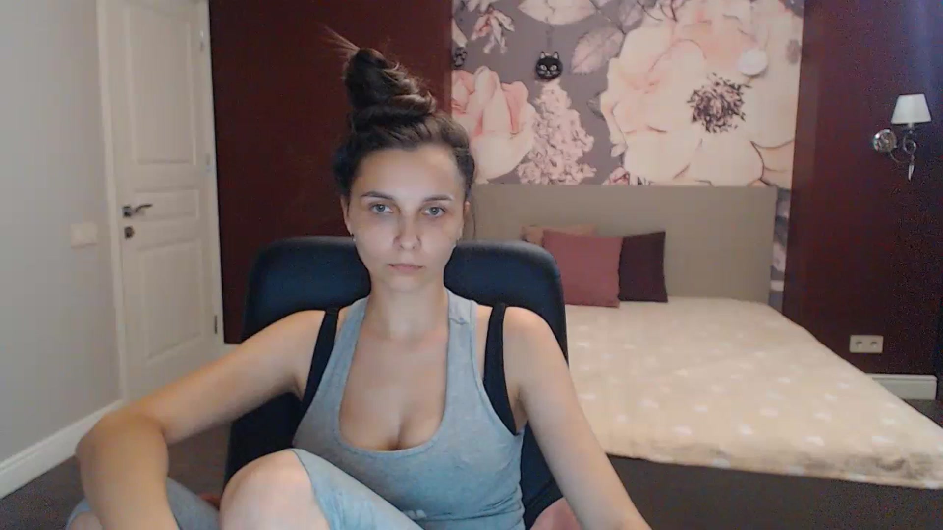 Gallery image thumbnail from Karina_Mils's myfreecams stream on, 07/16/2023, 15:29 image 20 of 20