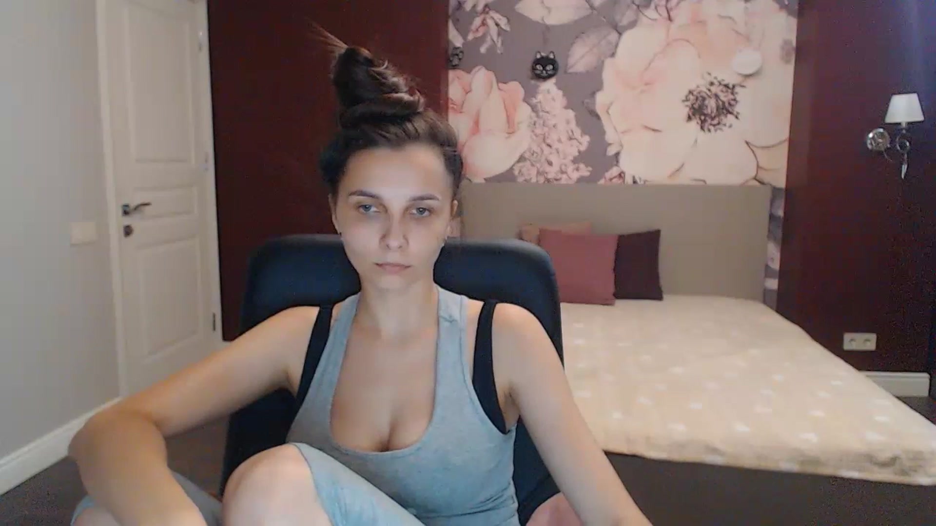 Gallery image thumbnail from Karina_Mils's myfreecams stream on, 07/16/2023, 15:29 image 12 of 20