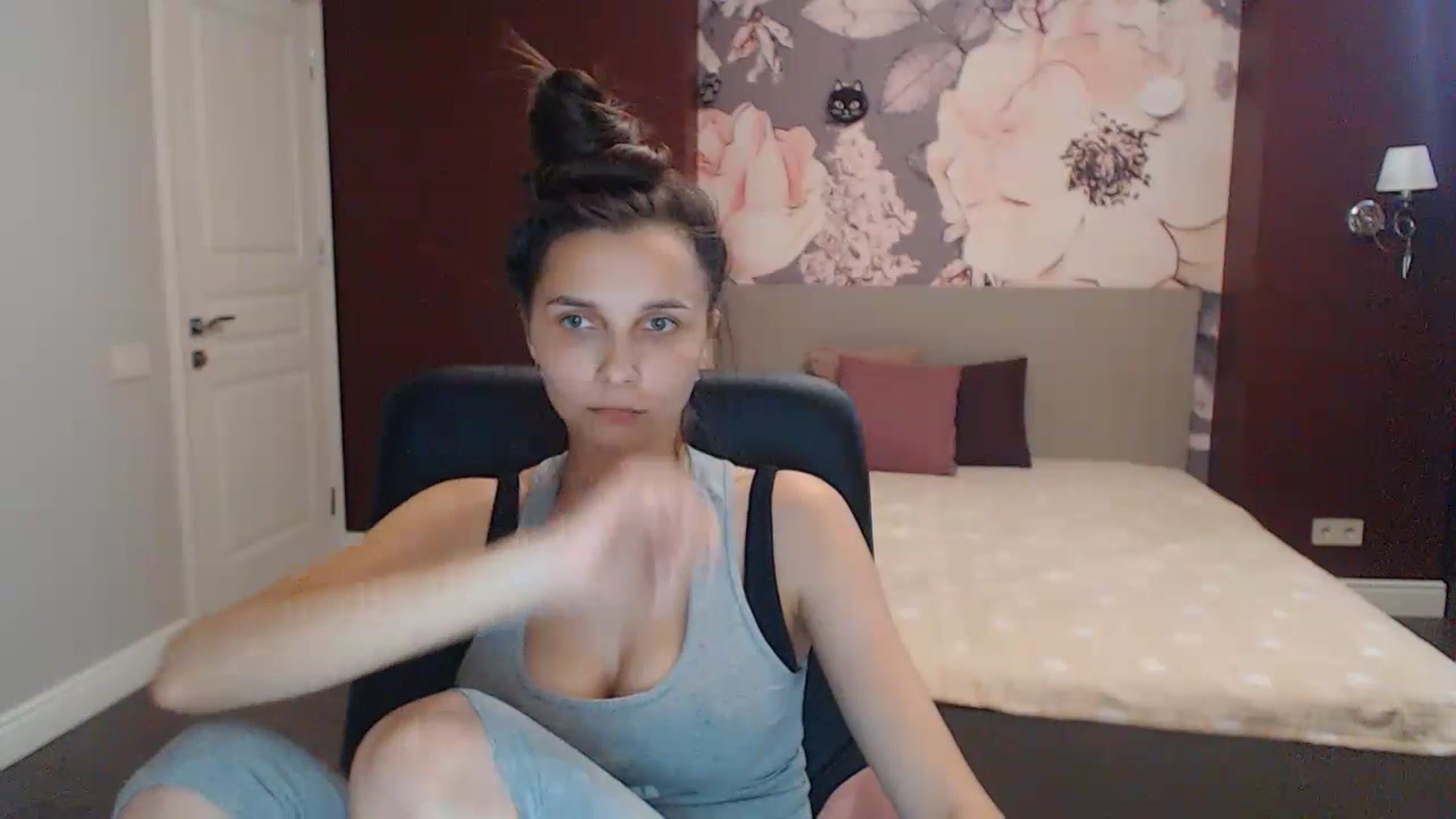 Gallery image thumbnail from Karina_Mils's myfreecams stream on, 07/16/2023, 15:29 image 10 of 20