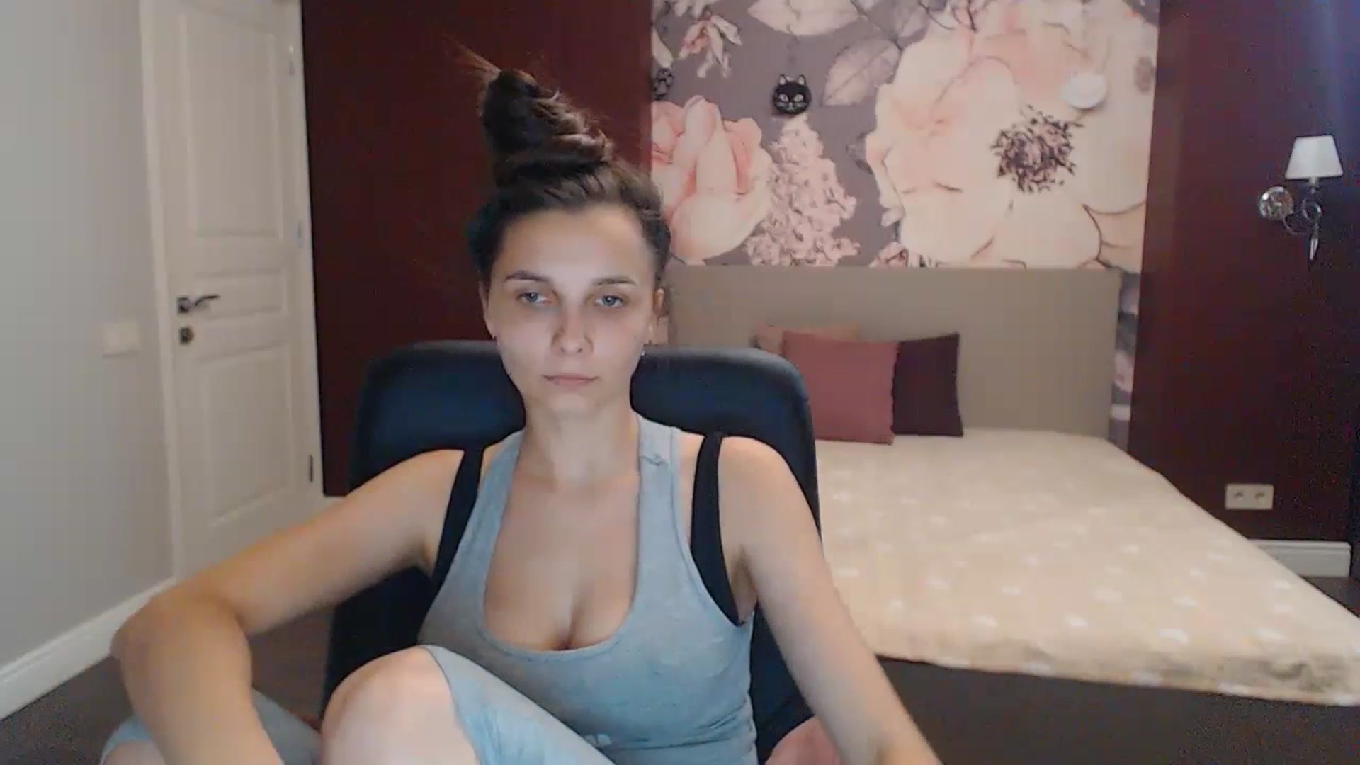 Gallery image thumbnail from Karina_Mils's myfreecams stream on, 07/16/2023, 15:29 image 16 of 20