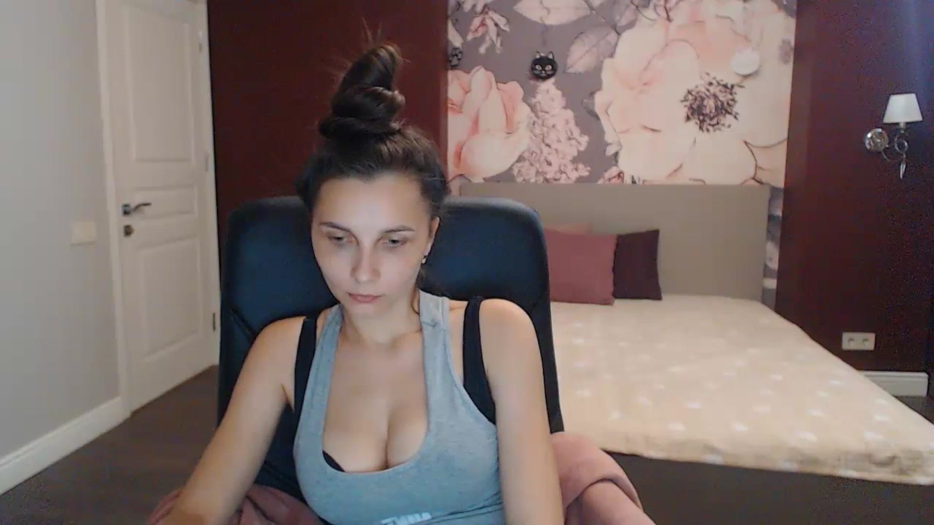 Gallery image thumbnail from Karina_Mils's myfreecams stream on, 07/16/2023, 15:29 image 5 of 20