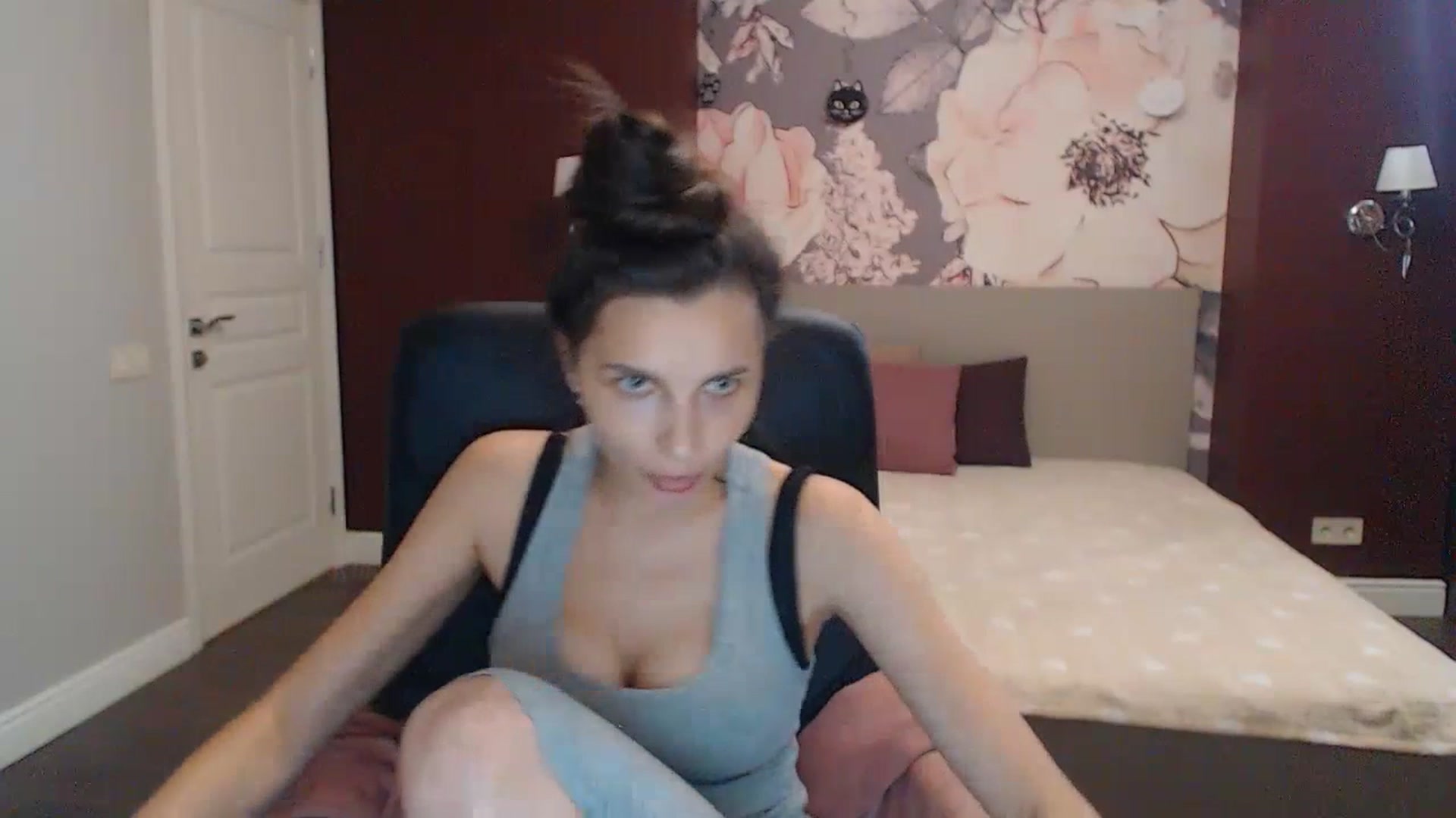 Gallery image thumbnail from Karina_Mils's myfreecams stream on, 07/16/2023, 15:29 image 8 of 20