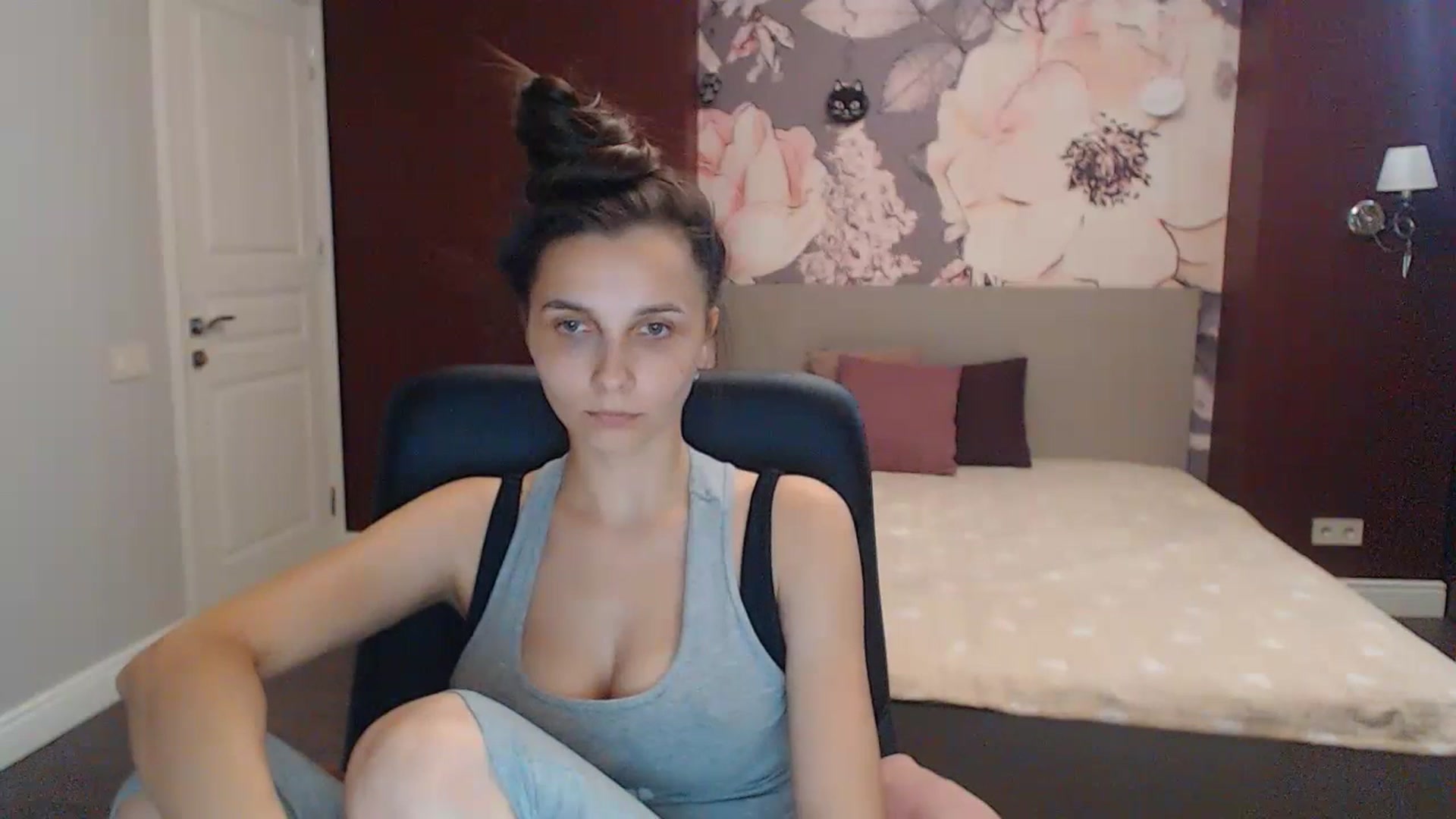 Gallery image thumbnail from Karina_Mils's myfreecams stream on, 07/16/2023, 15:29 image 13 of 20
