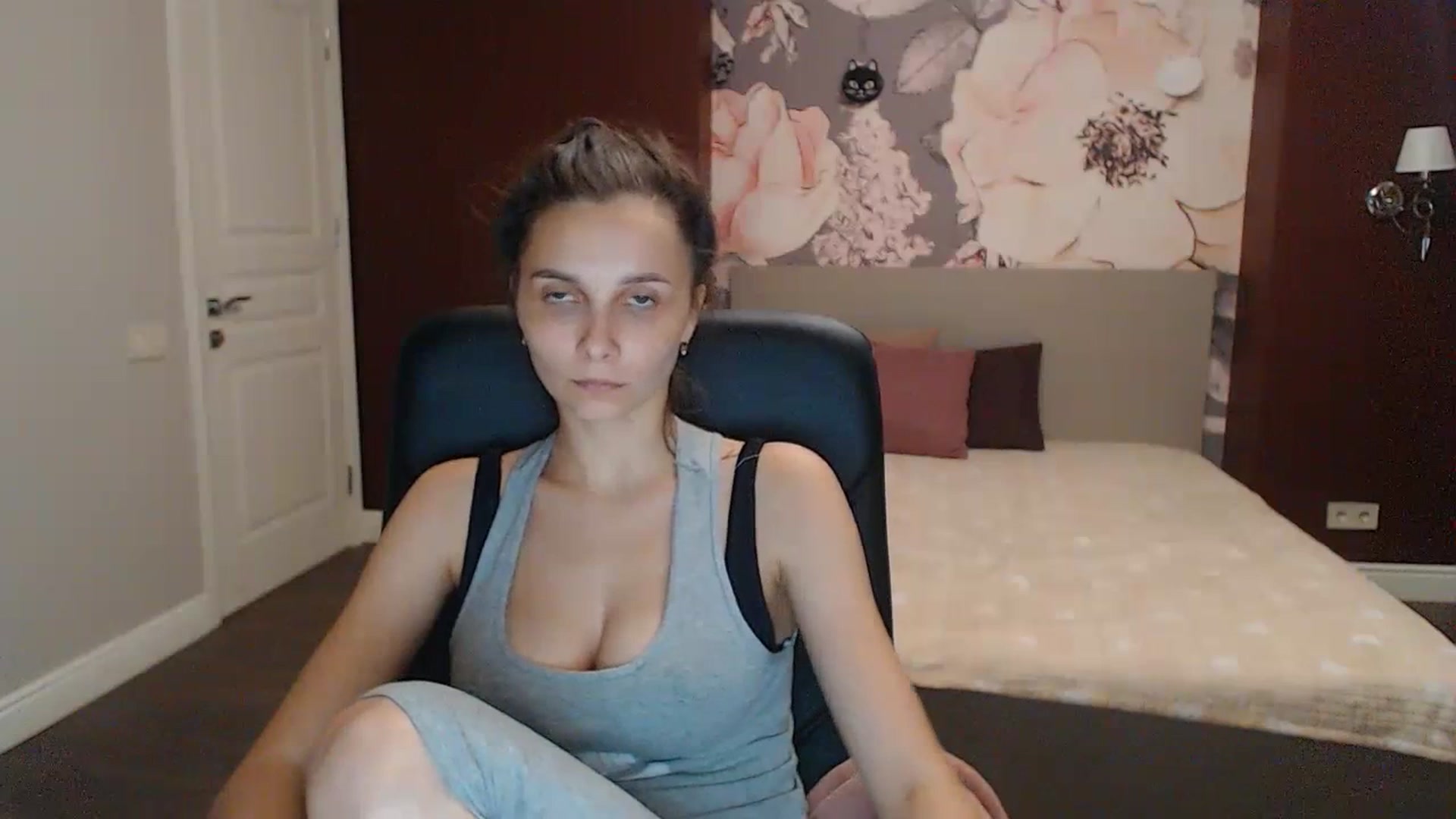 Gallery image thumbnail from Karina_Mils's myfreecams stream on, 07/16/2023, 17:26 image 4 of 20