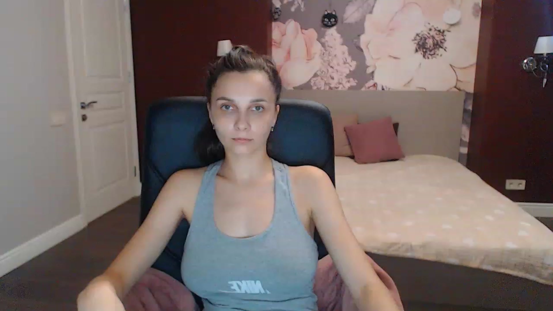 Gallery image thumbnail from Karina_Mils's myfreecams stream on, 07/17/2023, 07:24 image 19 of 20