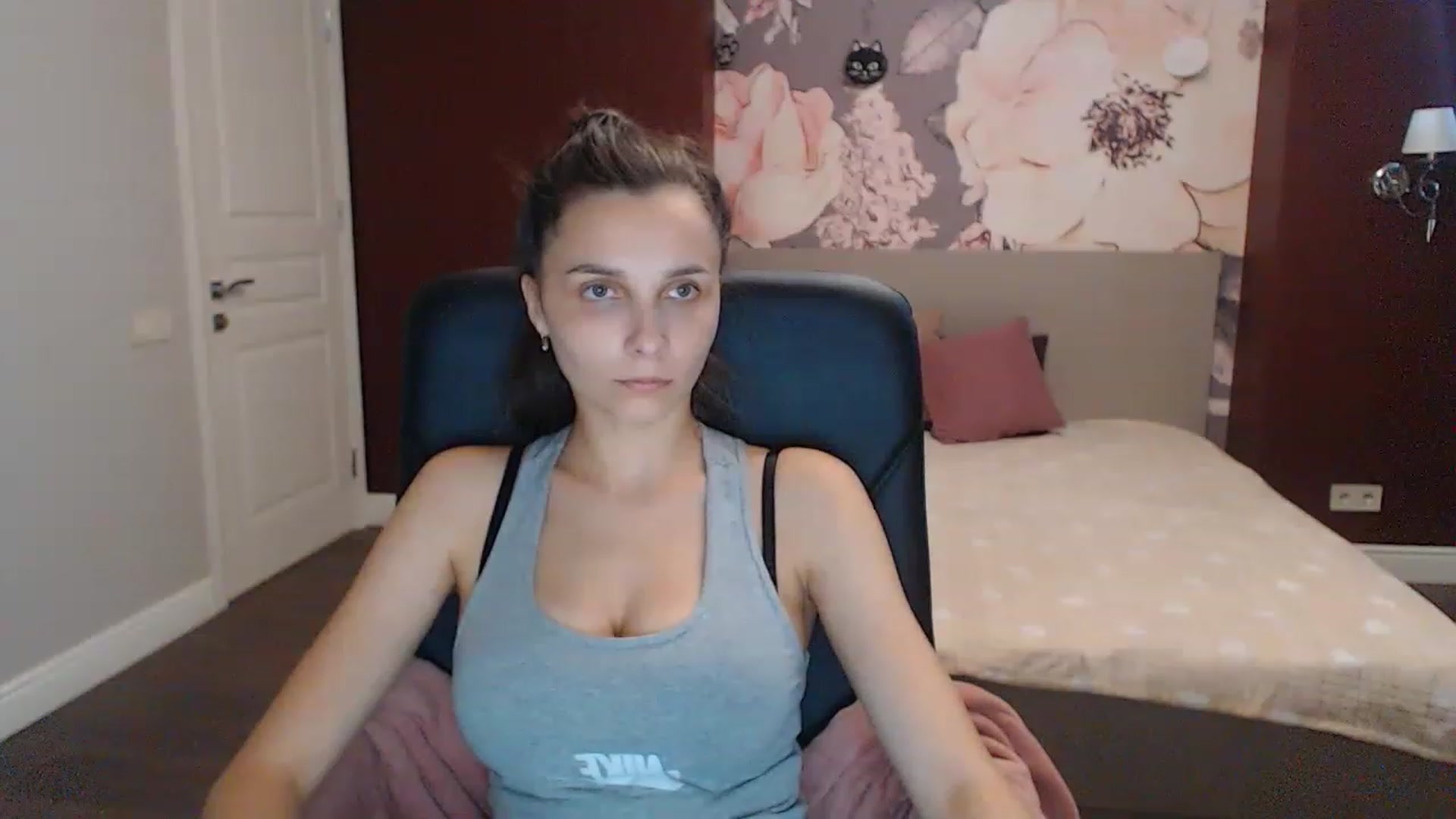 Gallery image thumbnail from Karina_Mils's myfreecams stream on, 07/17/2023, 07:24 image 6 of 20