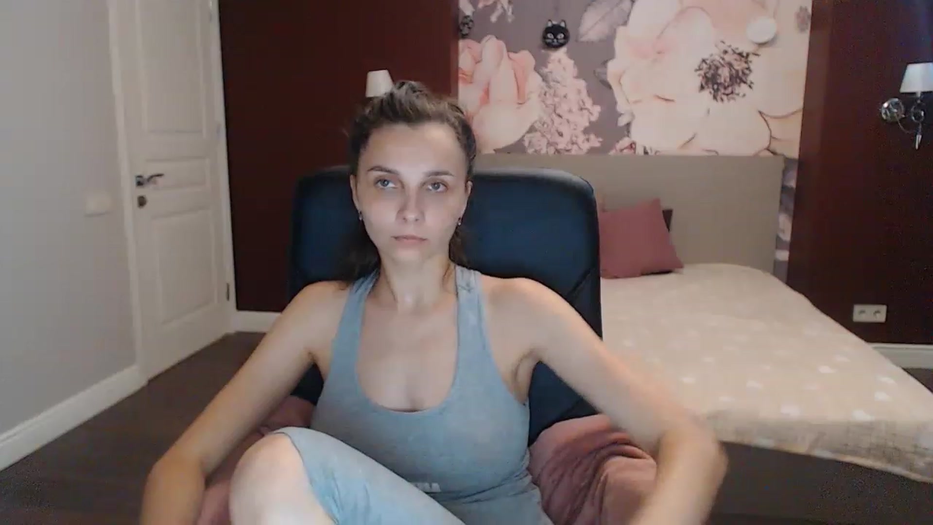 Gallery image thumbnail from Karina_Mils's myfreecams stream on, 07/17/2023, 07:24 image 10 of 20