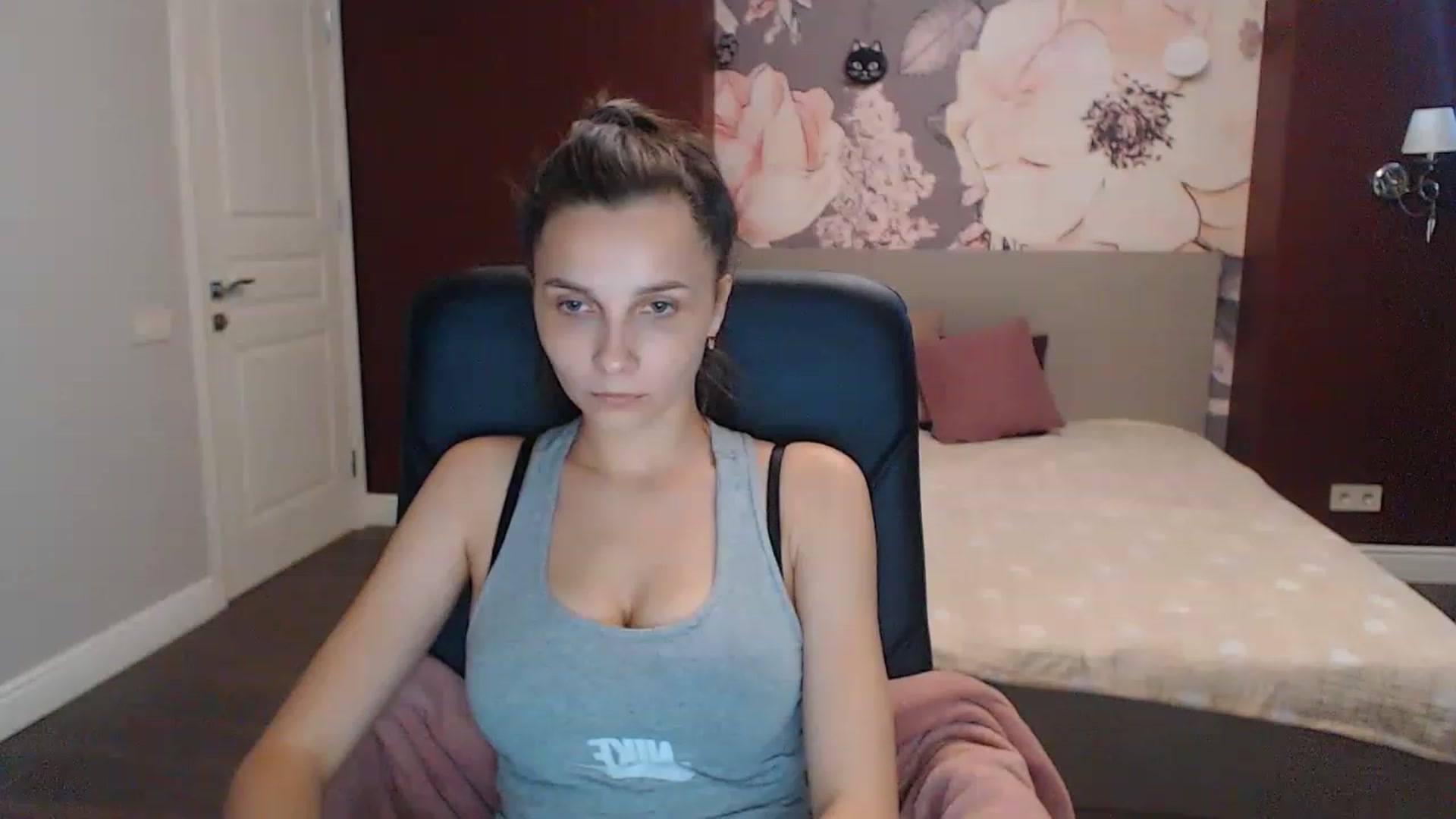 Gallery image thumbnail from Karina_Mils's myfreecams stream on, 07/17/2023, 07:24 image 5 of 20