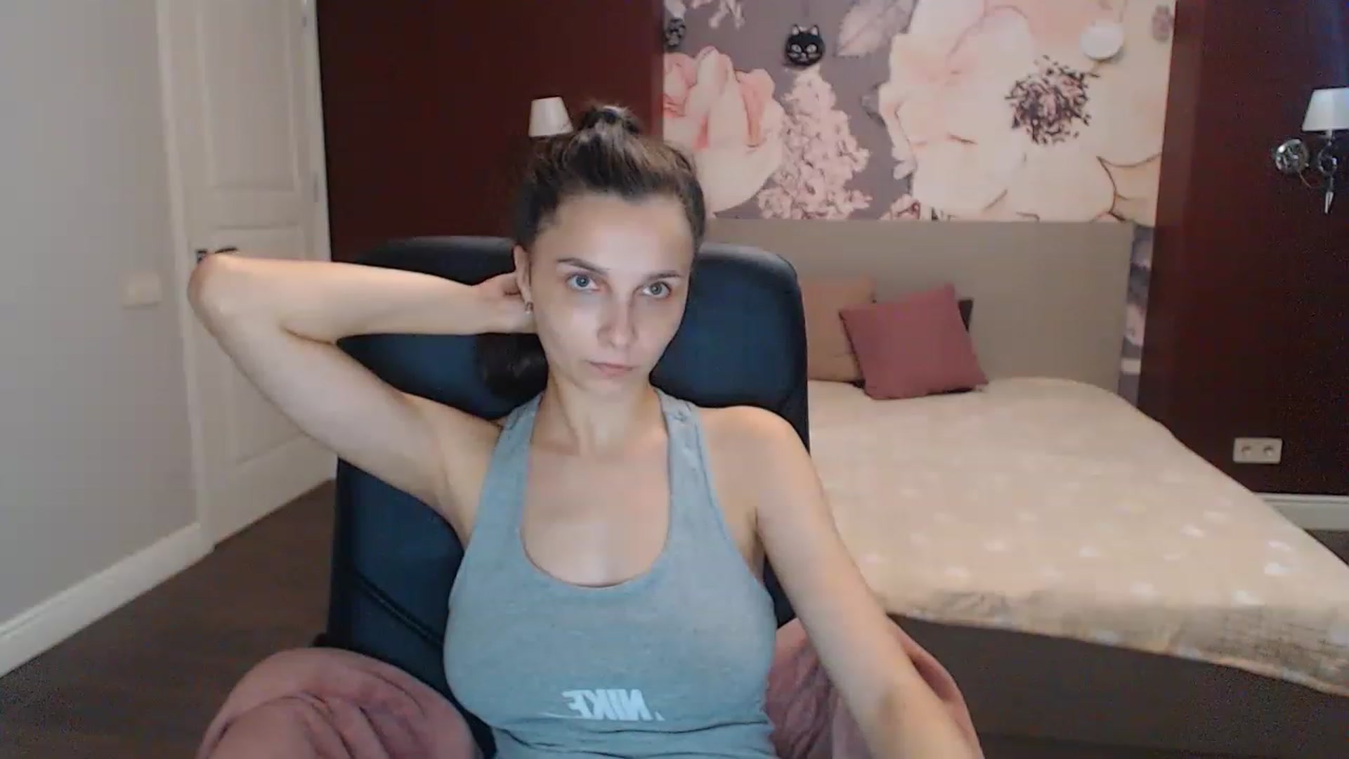 Gallery image thumbnail from Karina_Mils's myfreecams stream on, 07/17/2023, 07:24 image 20 of 20