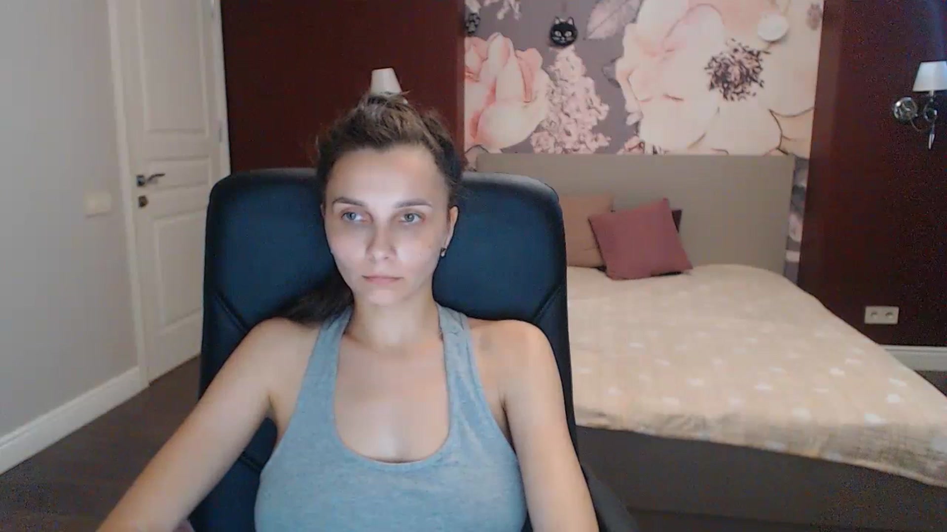 Gallery image thumbnail from Karina_Mils's myfreecams stream on, 07/17/2023, 09:04 image 11 of 20