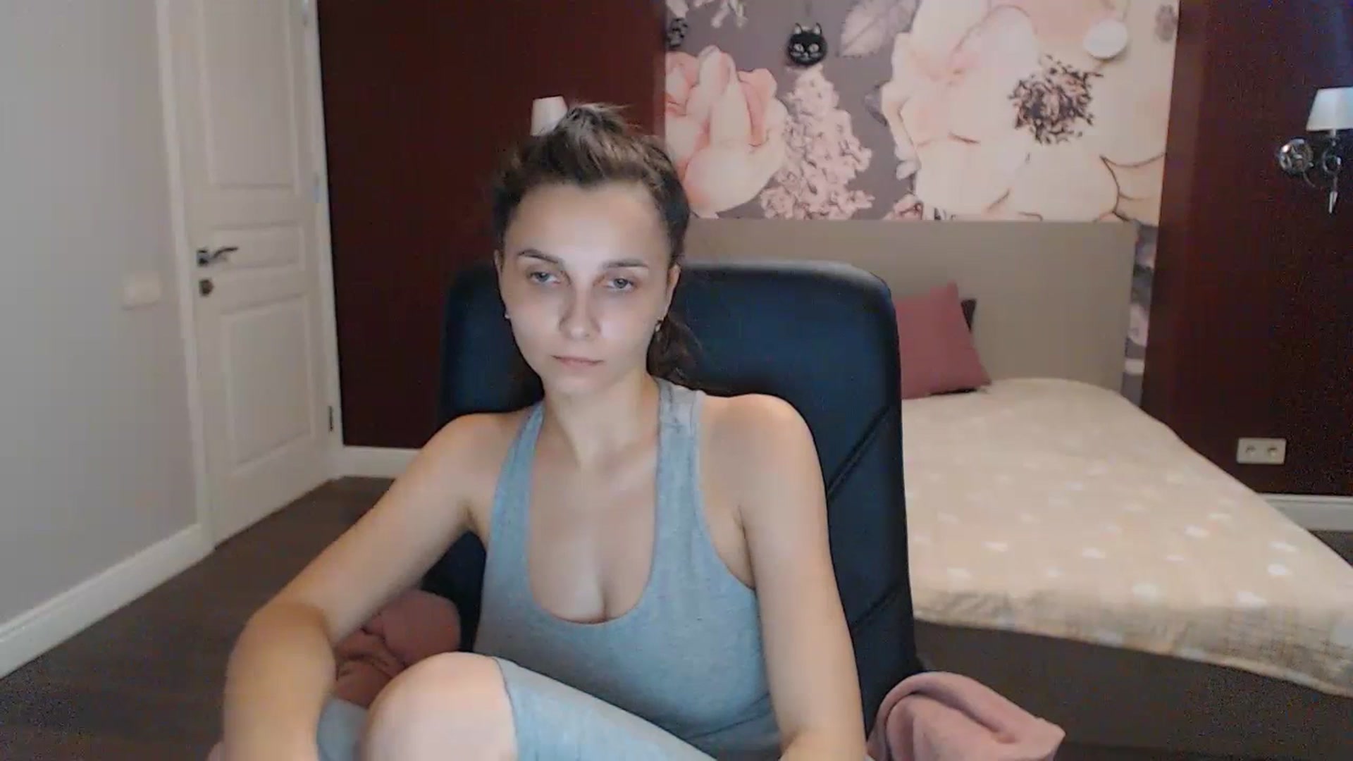 Gallery image thumbnail from Karina_Mils's myfreecams stream on, 07/17/2023, 09:04 image 4 of 20