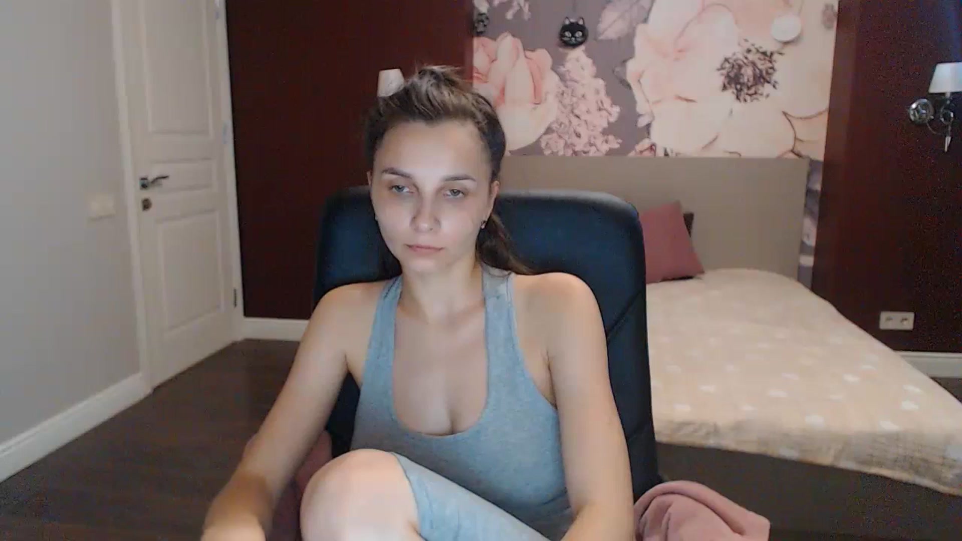 Gallery image thumbnail from Karina_Mils's myfreecams stream on, 07/17/2023, 09:04 image 1 of 20