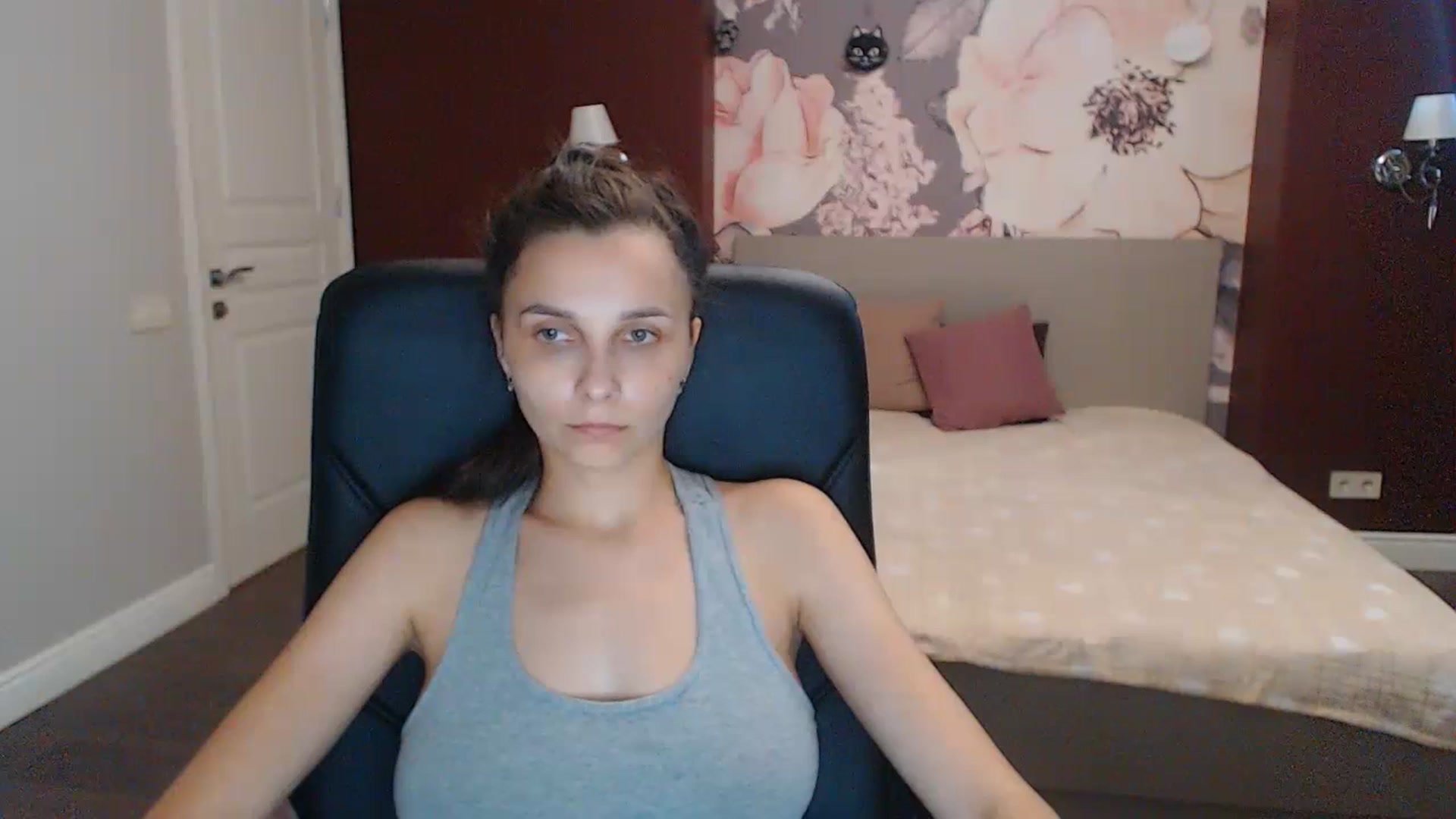Gallery image thumbnail from Karina_Mils's myfreecams stream on, 07/17/2023, 09:04 image 12 of 20