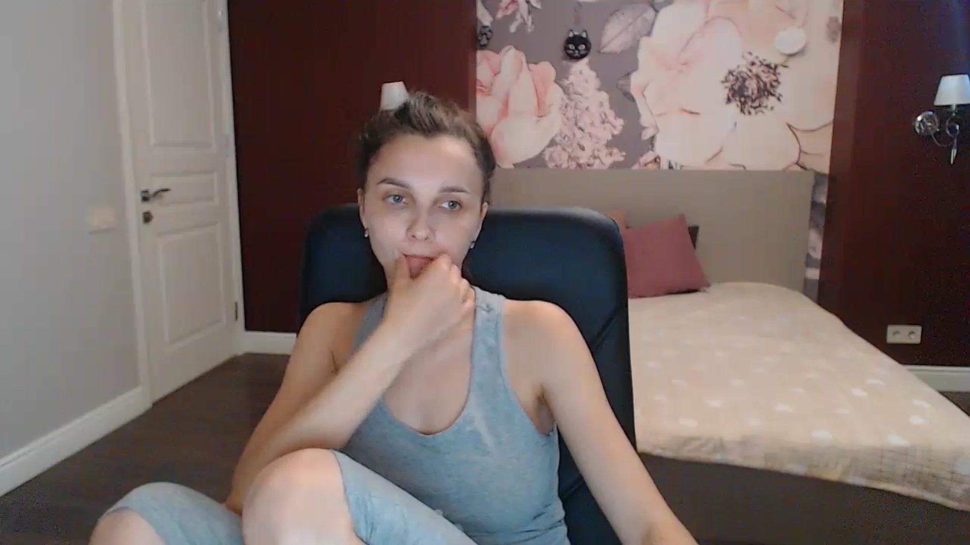 Gallery image thumbnail from Karina_Mils's myfreecams stream on, 07/17/2023, 09:04 image 17 of 20